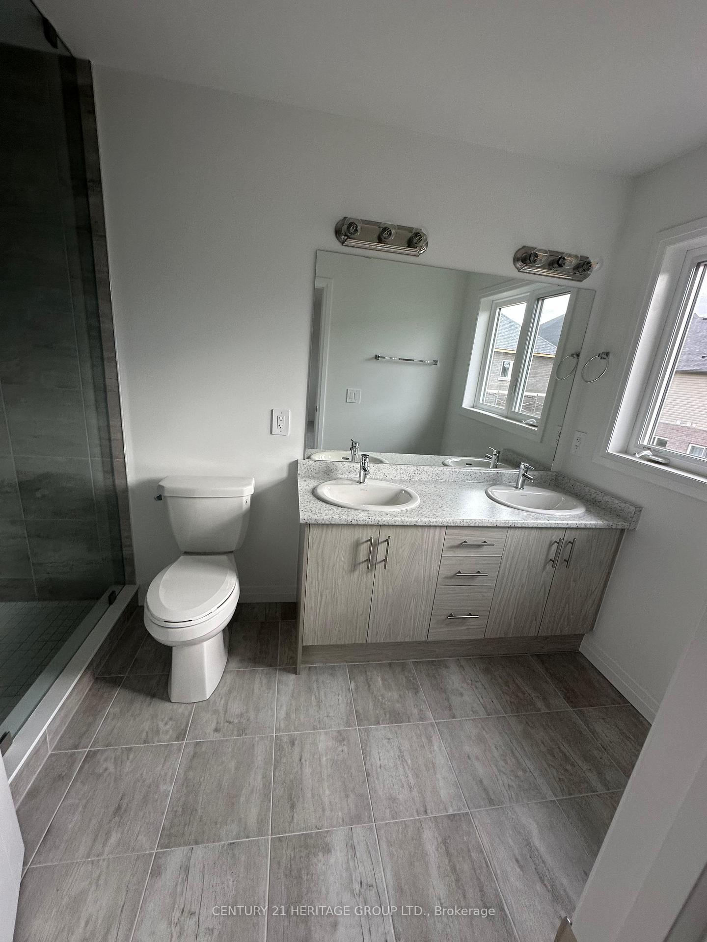 Photo 6 of 219 Cittadella Boulevard, Hamilton, Hannon — HOMEH