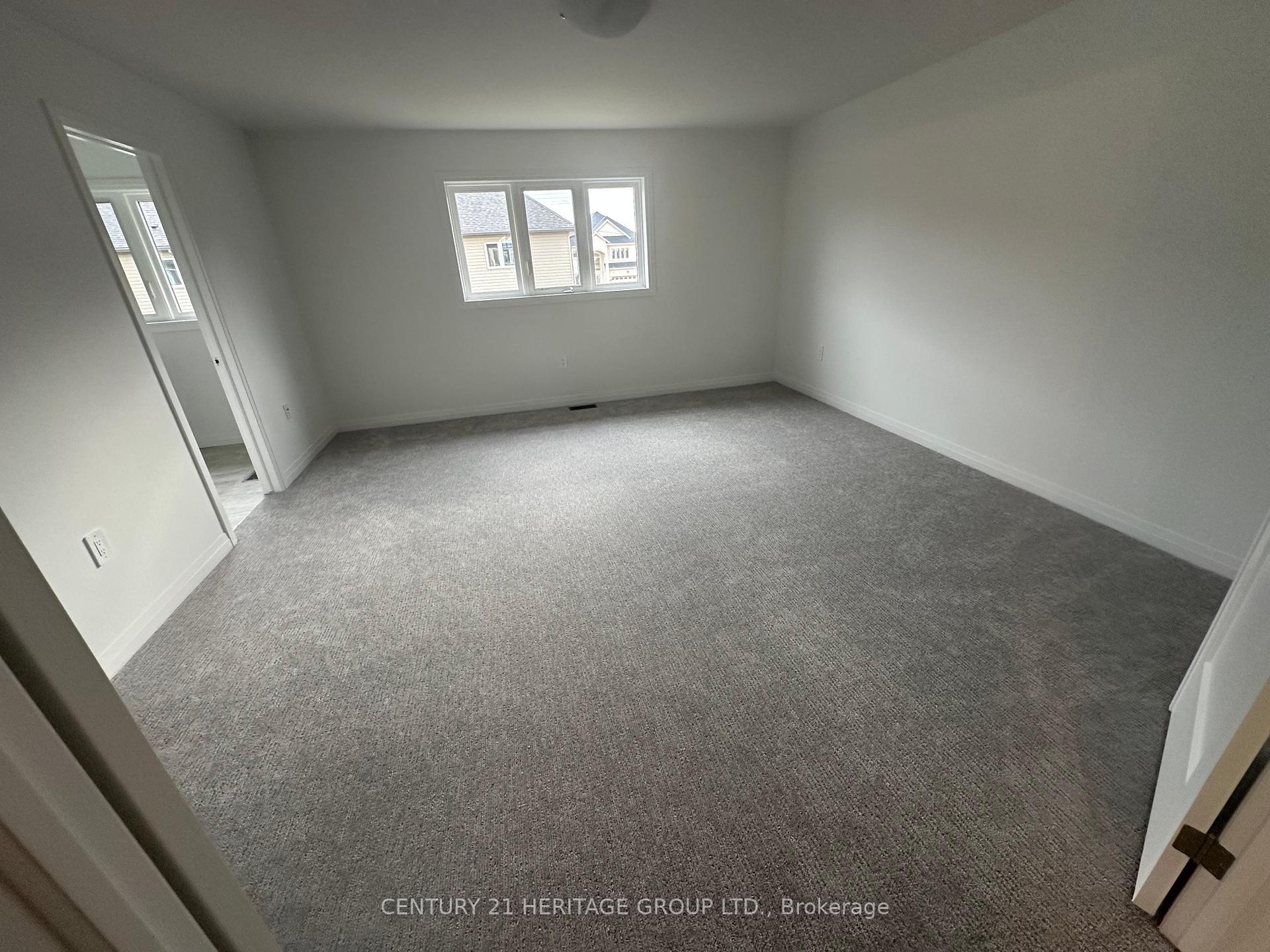 Photo 8 of 219 Cittadella Boulevard, Hamilton, Hannon — HOMEH
