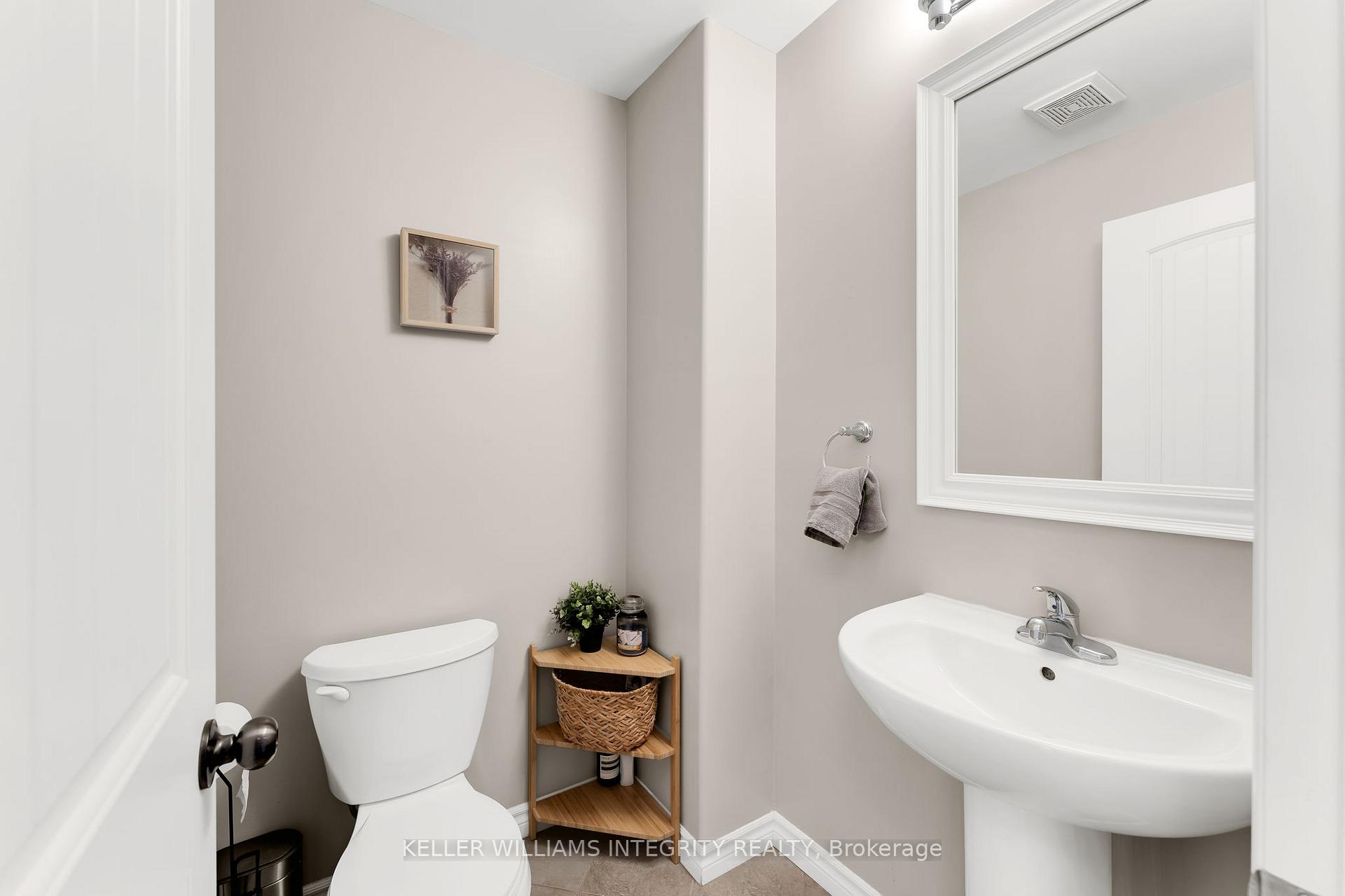 Photo 10 of 92 Schooner Drive, Kingston, Kingston East (Incl Barret Crt) — HOMEH