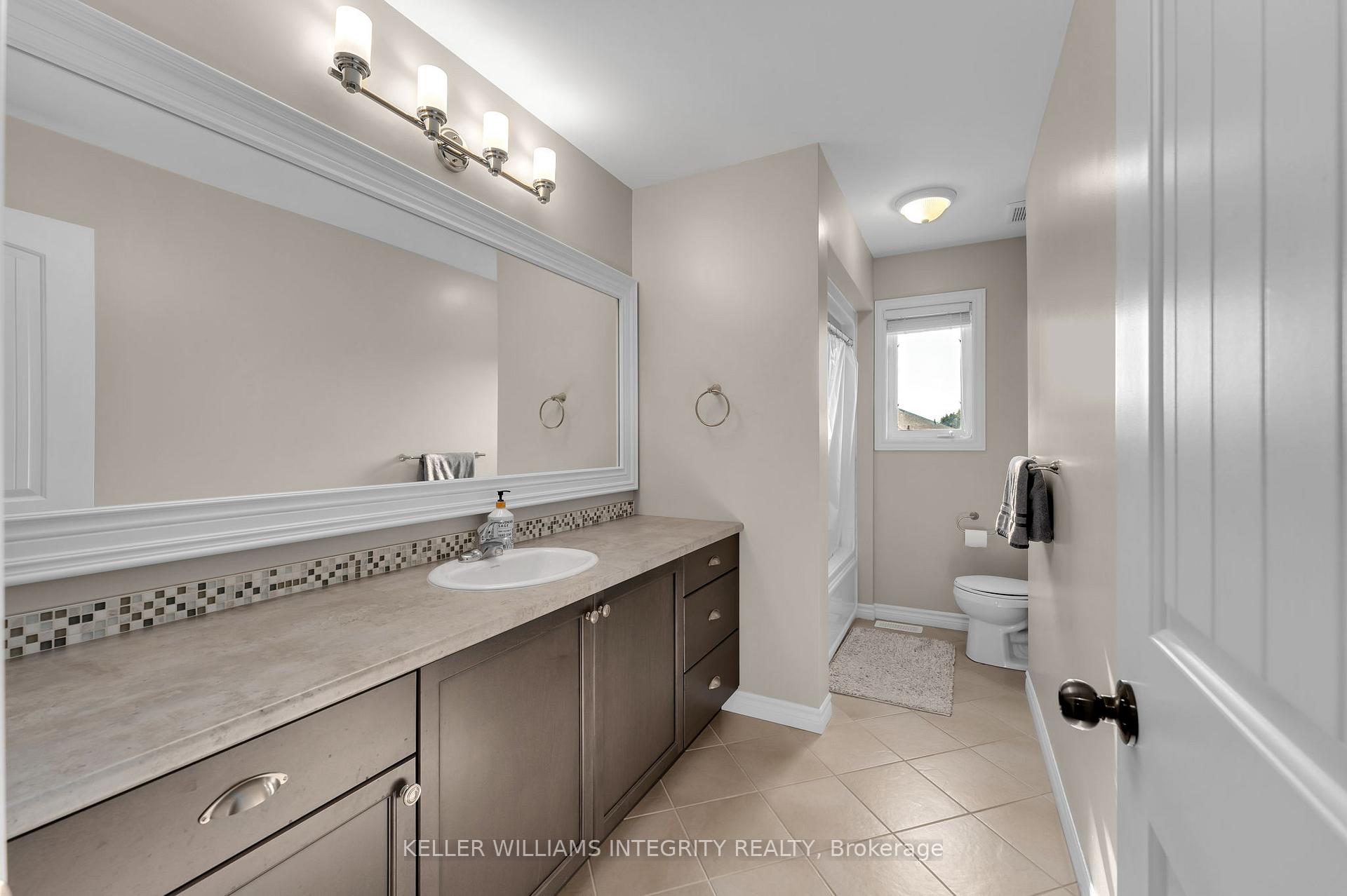 Photo 21 of 92 Schooner Drive, Kingston, Kingston East (Incl Barret Crt) — HOMEH