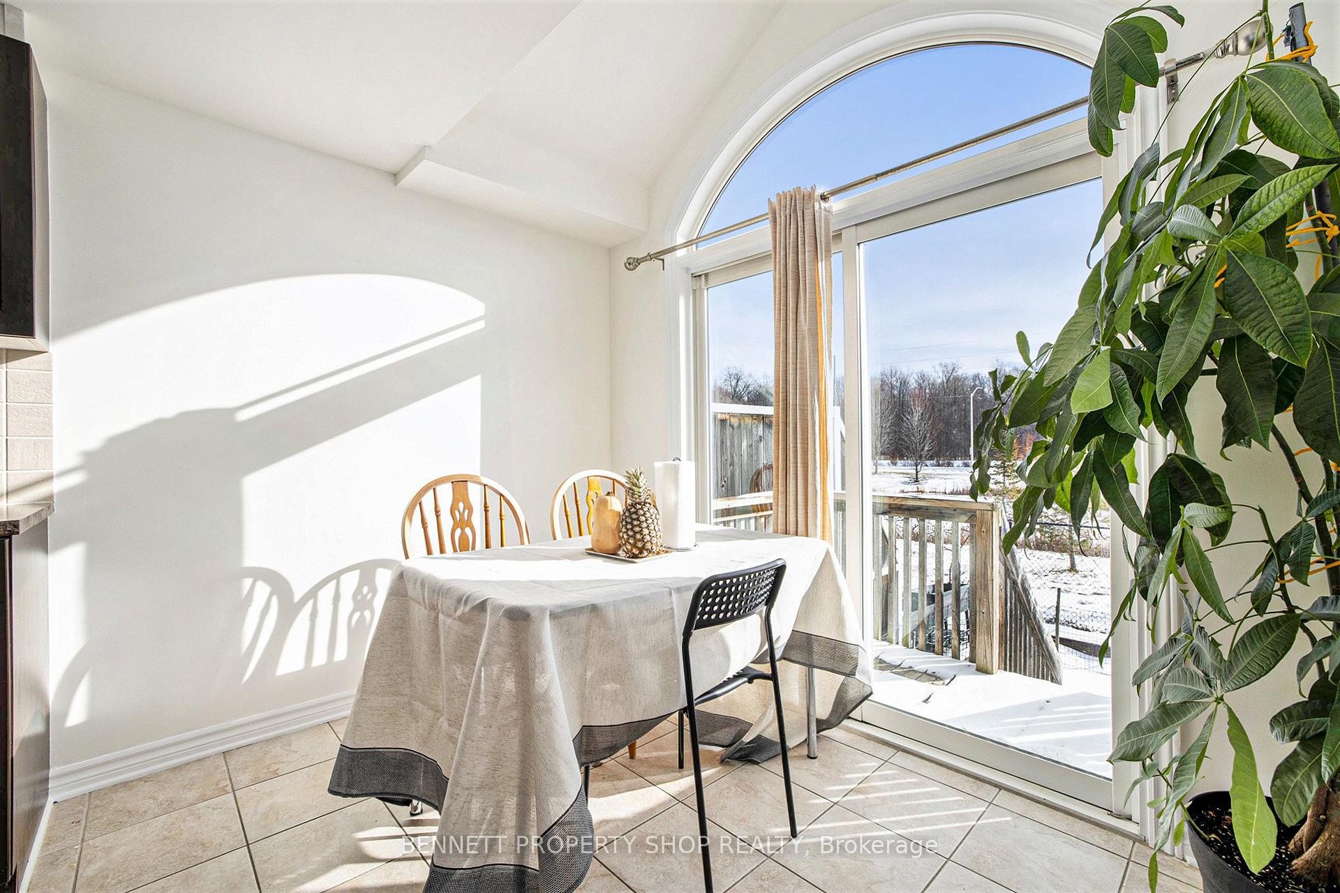 Photo 8 of 362 Forestbrook Street, Ottawa, Kanata - Morgan's Grant/South March — HOMEH