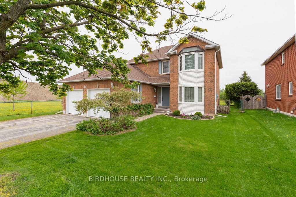 Photo 1 of 42 Walker Street, Kawartha Lakes, Lindsay — HOMEH