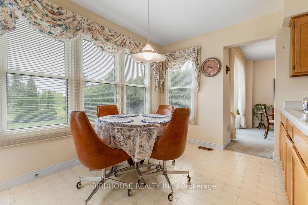 Photo 9 of 42 Walker Street, Kawartha Lakes, Lindsay — HOMEH