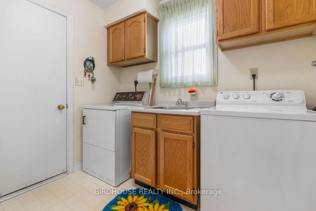 Photo 18 of 42 Walker Street, Kawartha Lakes, Lindsay — HOMEH