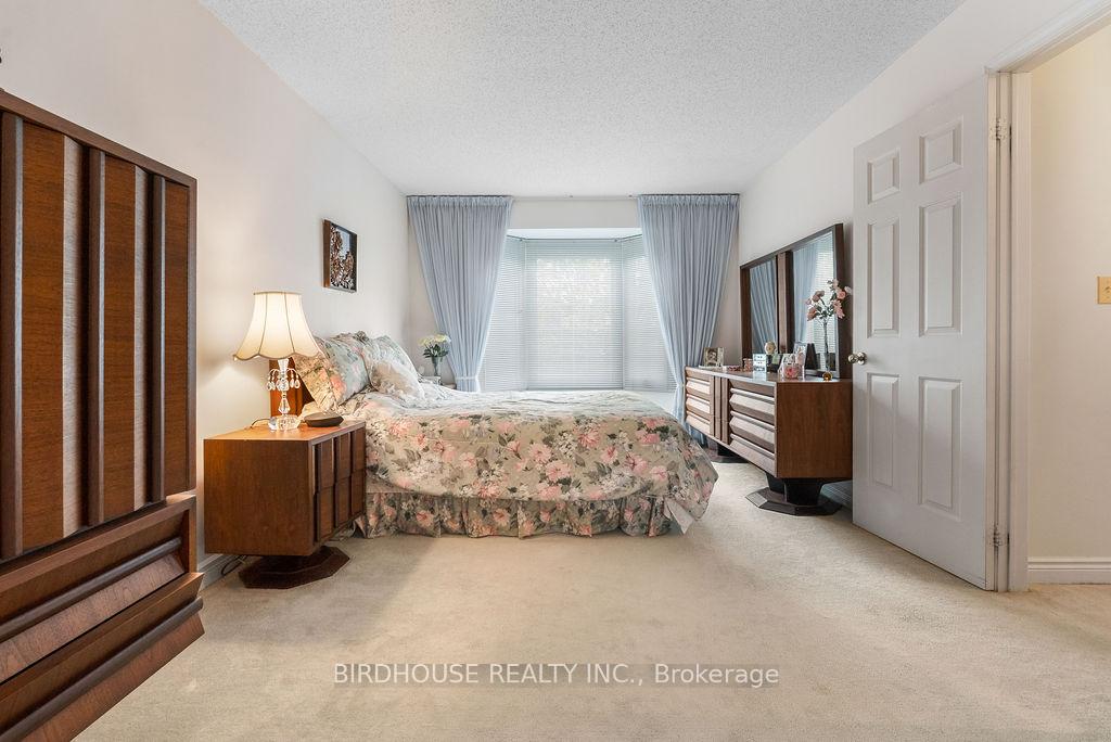Photo 21 of 42 Walker Street, Kawartha Lakes, Lindsay — HOMEH