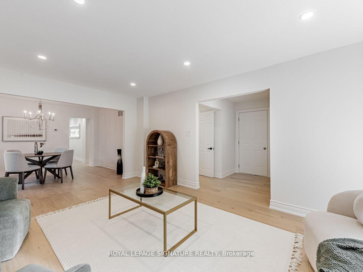 Photo 4 of 71 Innisbrook (Upper) Crescent, Markham, Aileen-Willowbrook — HOMEH
