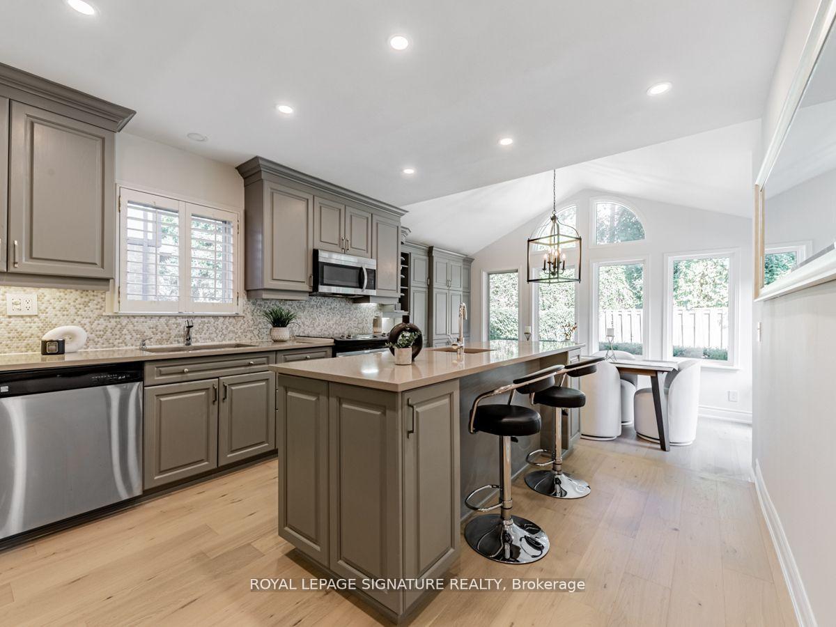 Photo 9 of 71 Innisbrook (Upper) Crescent, Markham, Aileen-Willowbrook — HOMEH