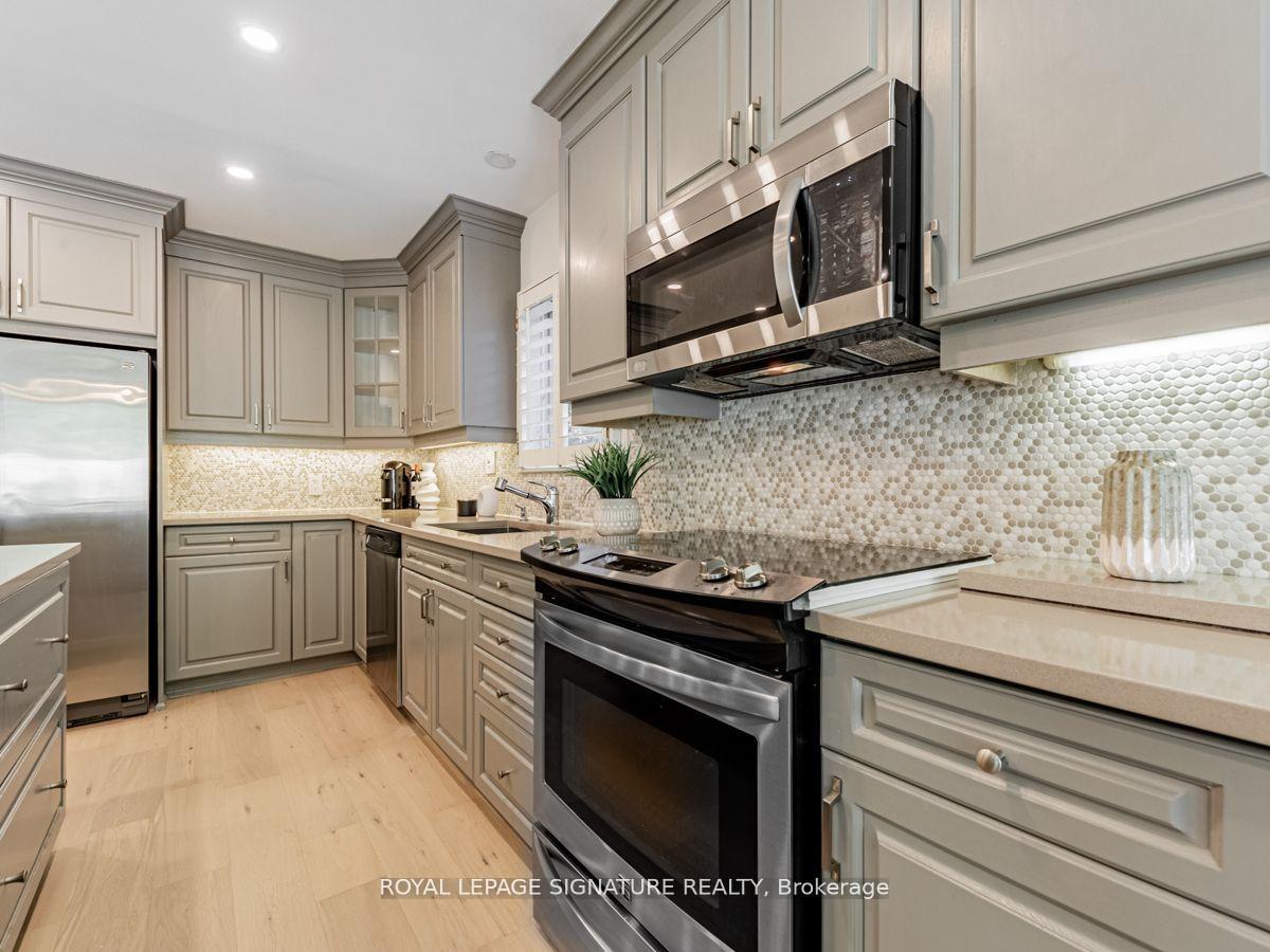 Photo 10 of 71 Innisbrook (Upper) Crescent, Markham, Aileen-Willowbrook — HOMEH