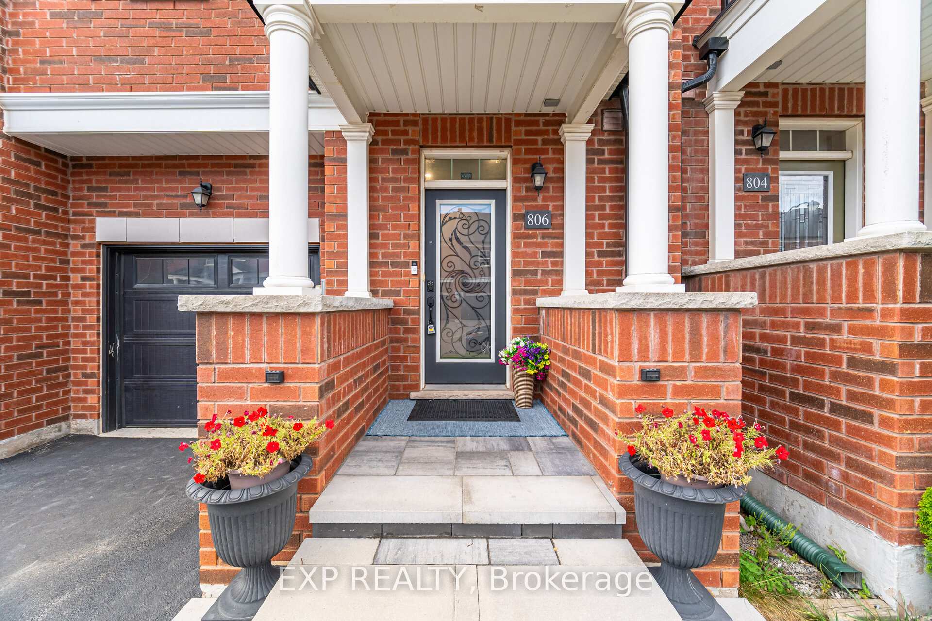 Photo 3 of 806 Banks Crescent, Milton, Willmott — HOMEH