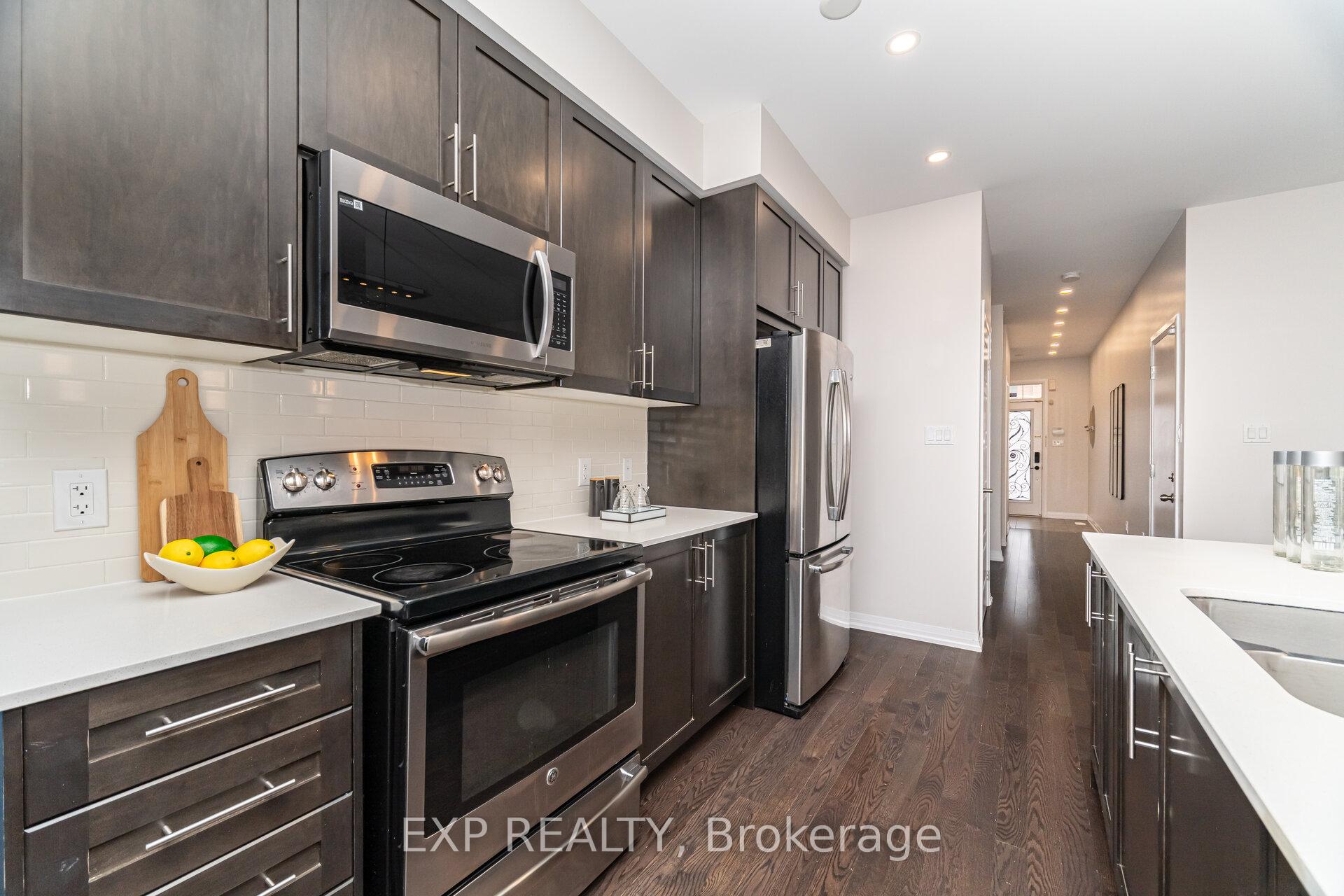 Photo 10 of 806 Banks Crescent, Milton, Willmott — HOMEH