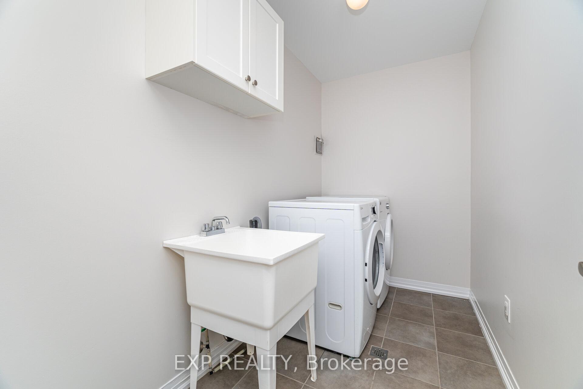 Photo 33 of 806 Banks Crescent, Milton, Willmott — HOMEH