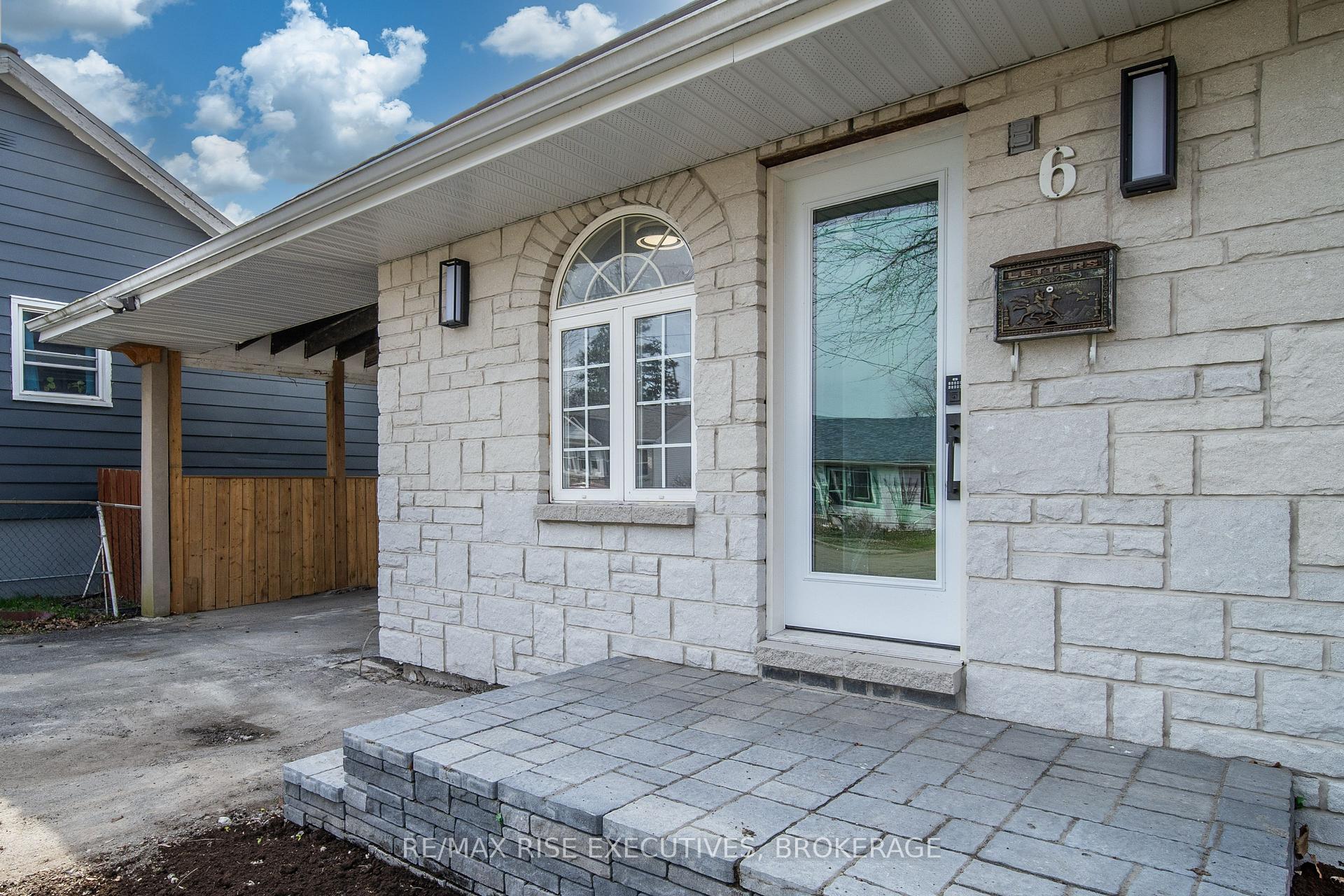 Photo 2 of 6 Arthur Street, Kingston, East of Sir John A. Blvd — HOMEH