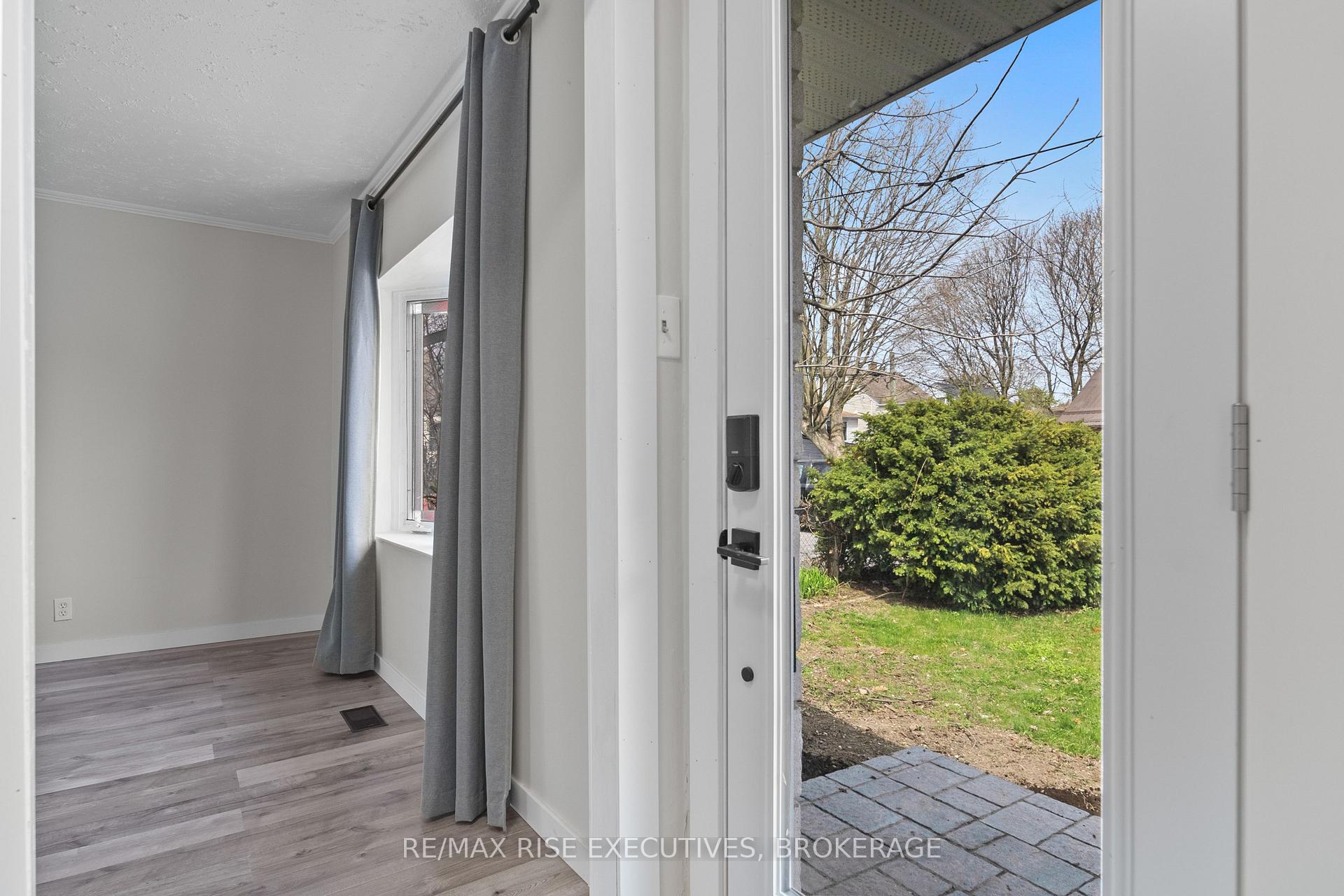 Photo 3 of 6 Arthur Street, Kingston, East of Sir John A. Blvd — HOMEH