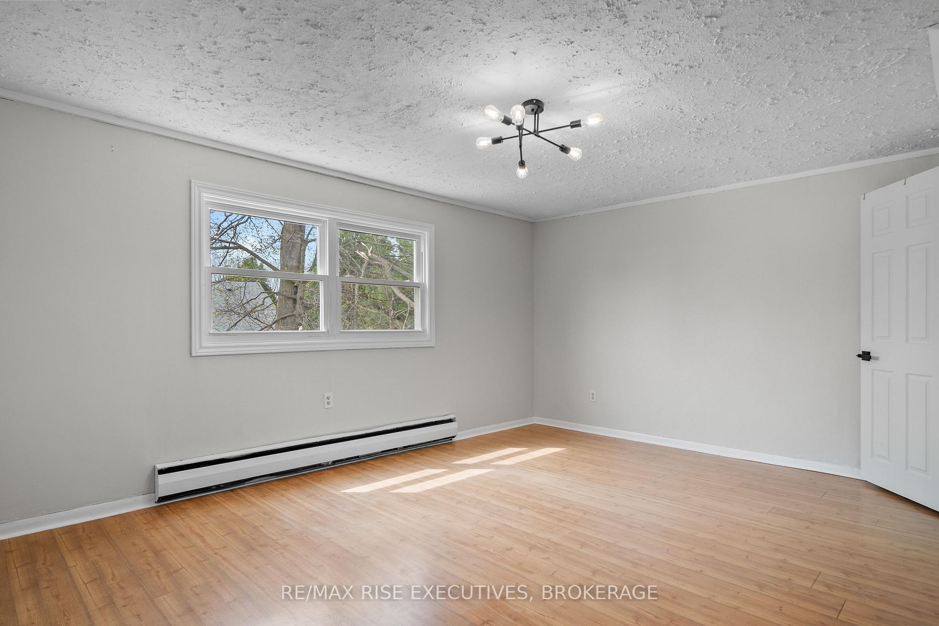 Photo 19 of 6 Arthur Street, Kingston, East of Sir John A. Blvd — HOMEH