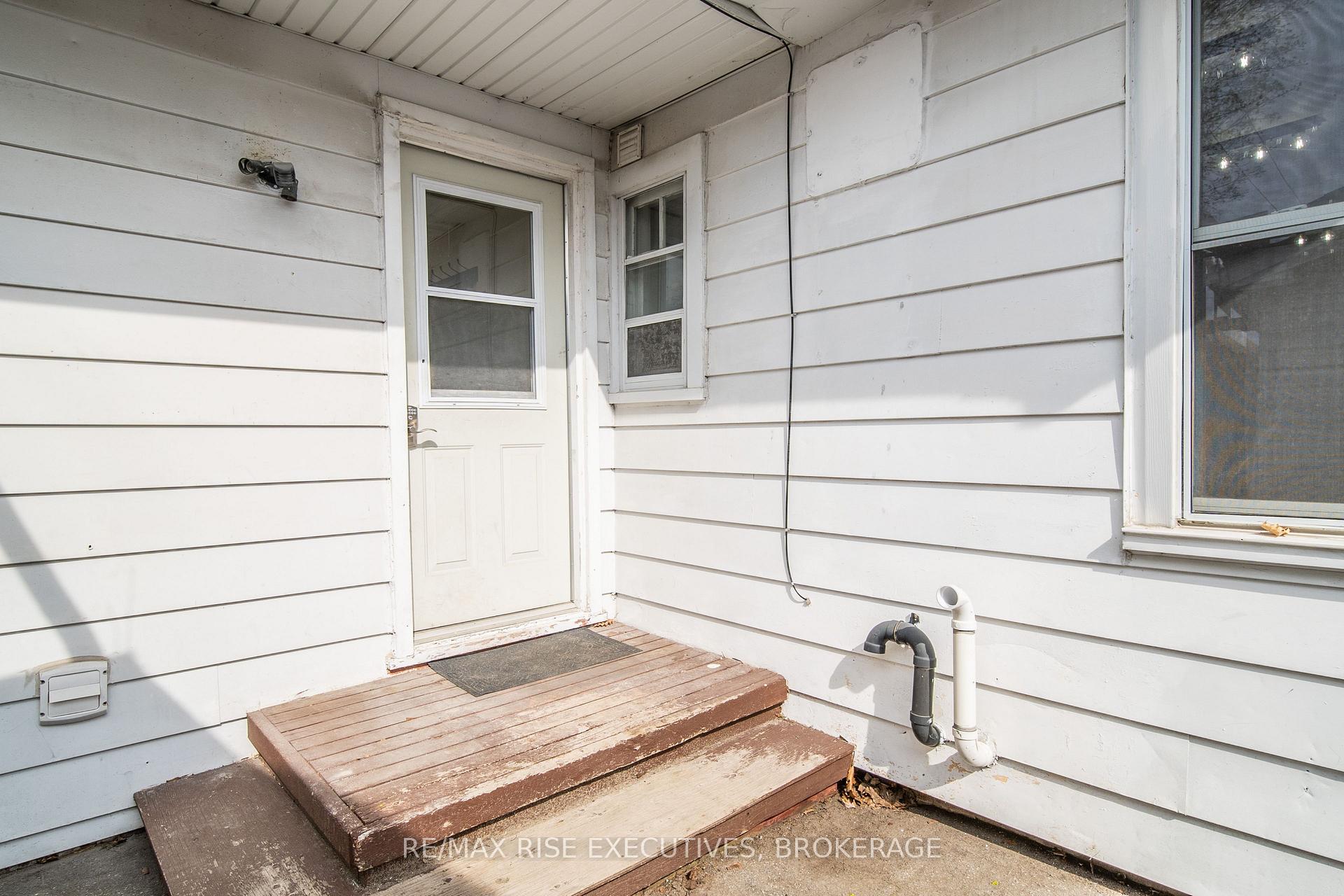Photo 34 of 6 Arthur Street, Kingston, East of Sir John A. Blvd — HOMEH