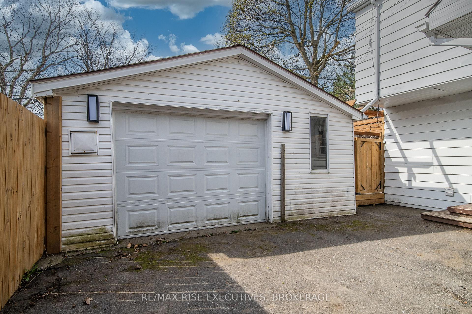 Photo 36 of 6 Arthur Street, Kingston, East of Sir John A. Blvd — HOMEH