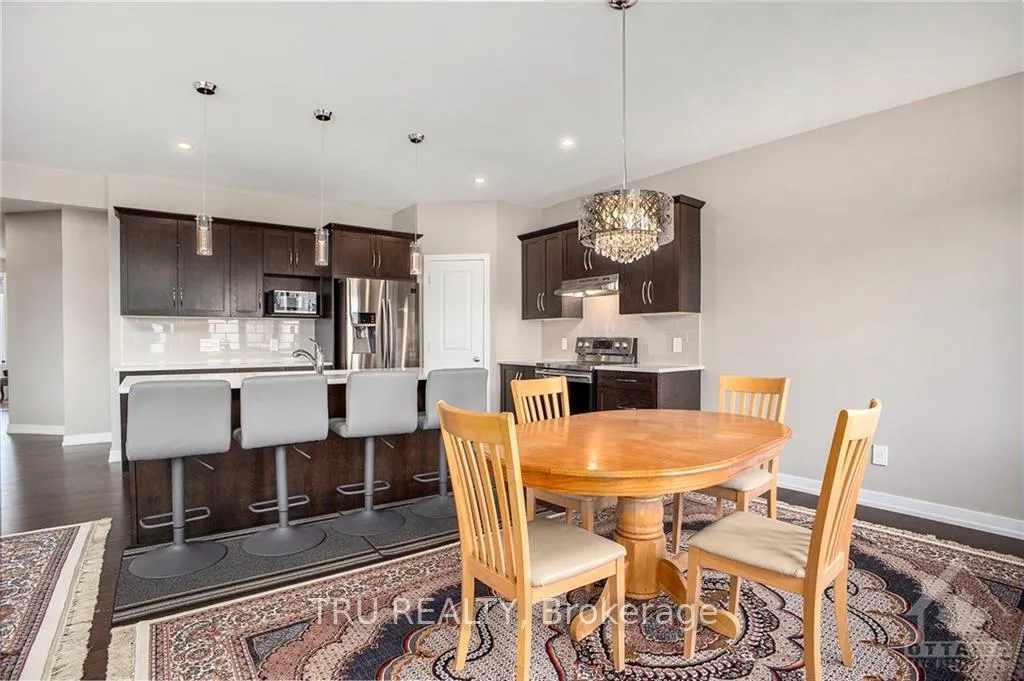 Photo 4 of 116 Danzig Terrace, Ottawa, Kanata - Emerald Meadows/Trailwest — HOMEH