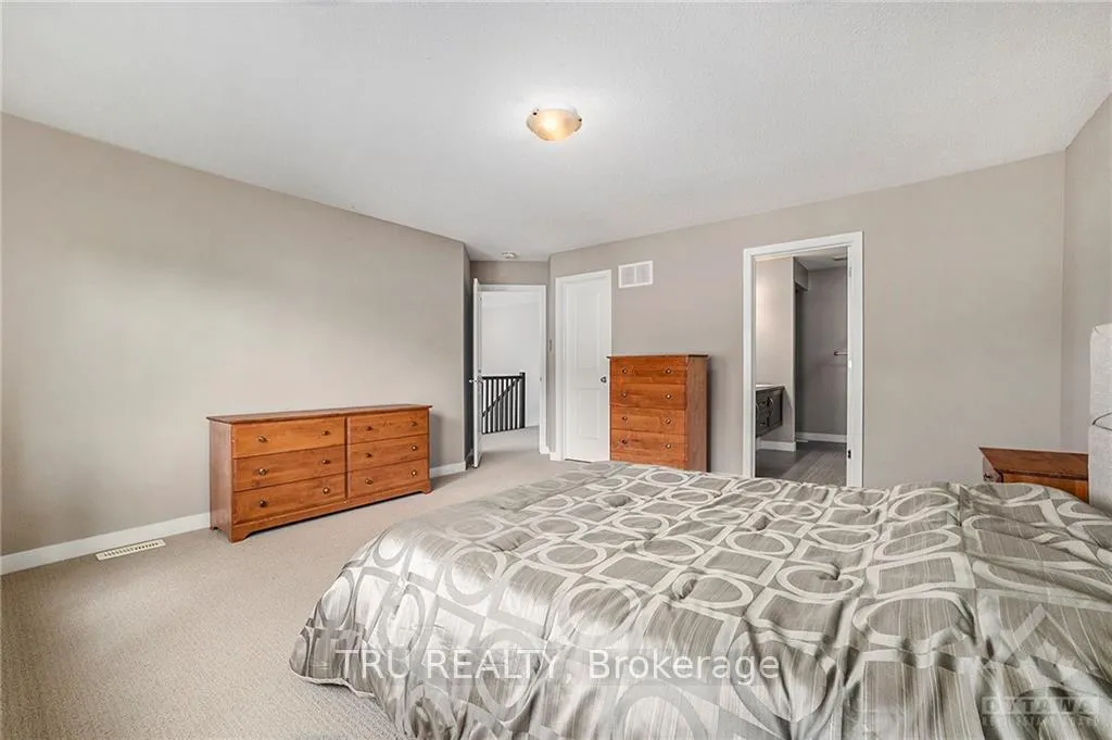 Photo 9 of 116 Danzig Terrace, Ottawa, Kanata - Emerald Meadows/Trailwest — HOMEH