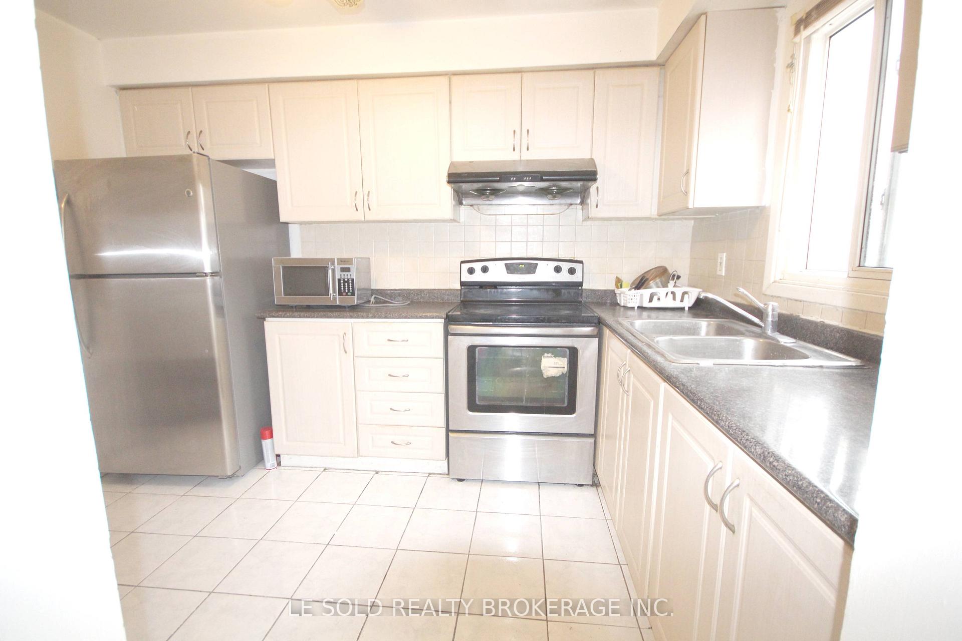 Photo 6 of Unit Upper, 25 Debden Road, Markham, Milliken Mills East — HOMEH