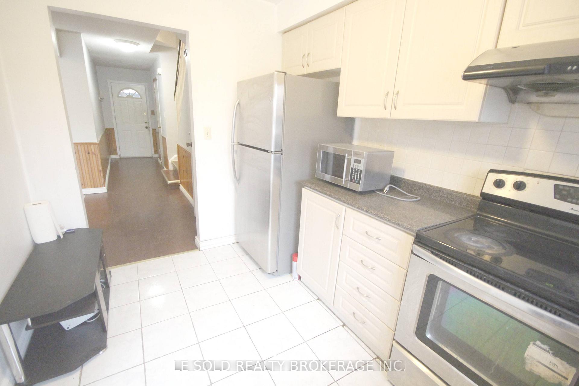 Photo 7 of Unit Upper, 25 Debden Road, Markham, Milliken Mills East — HOMEH