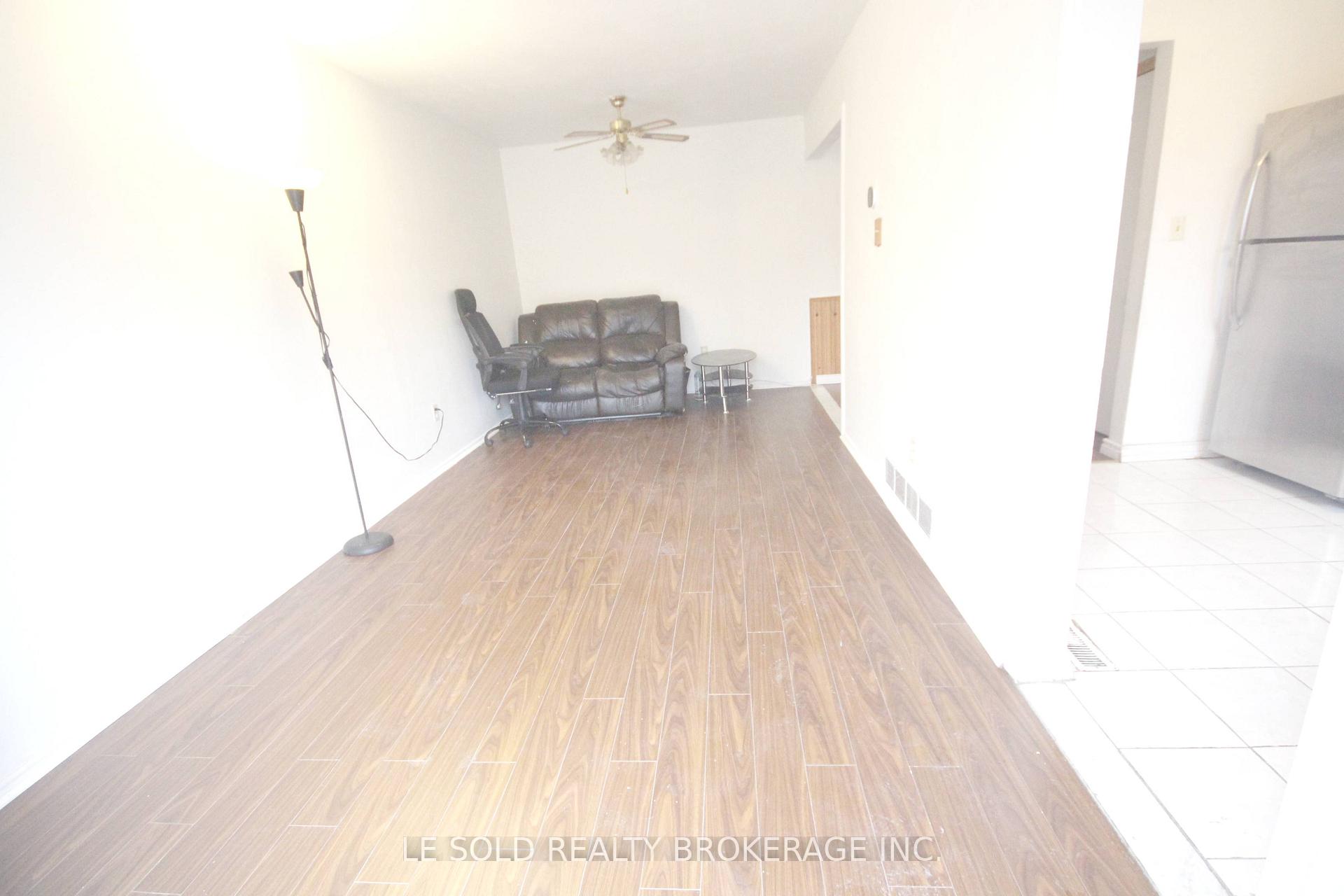 Photo 8 of Unit Upper, 25 Debden Road, Markham, Milliken Mills East — HOMEH