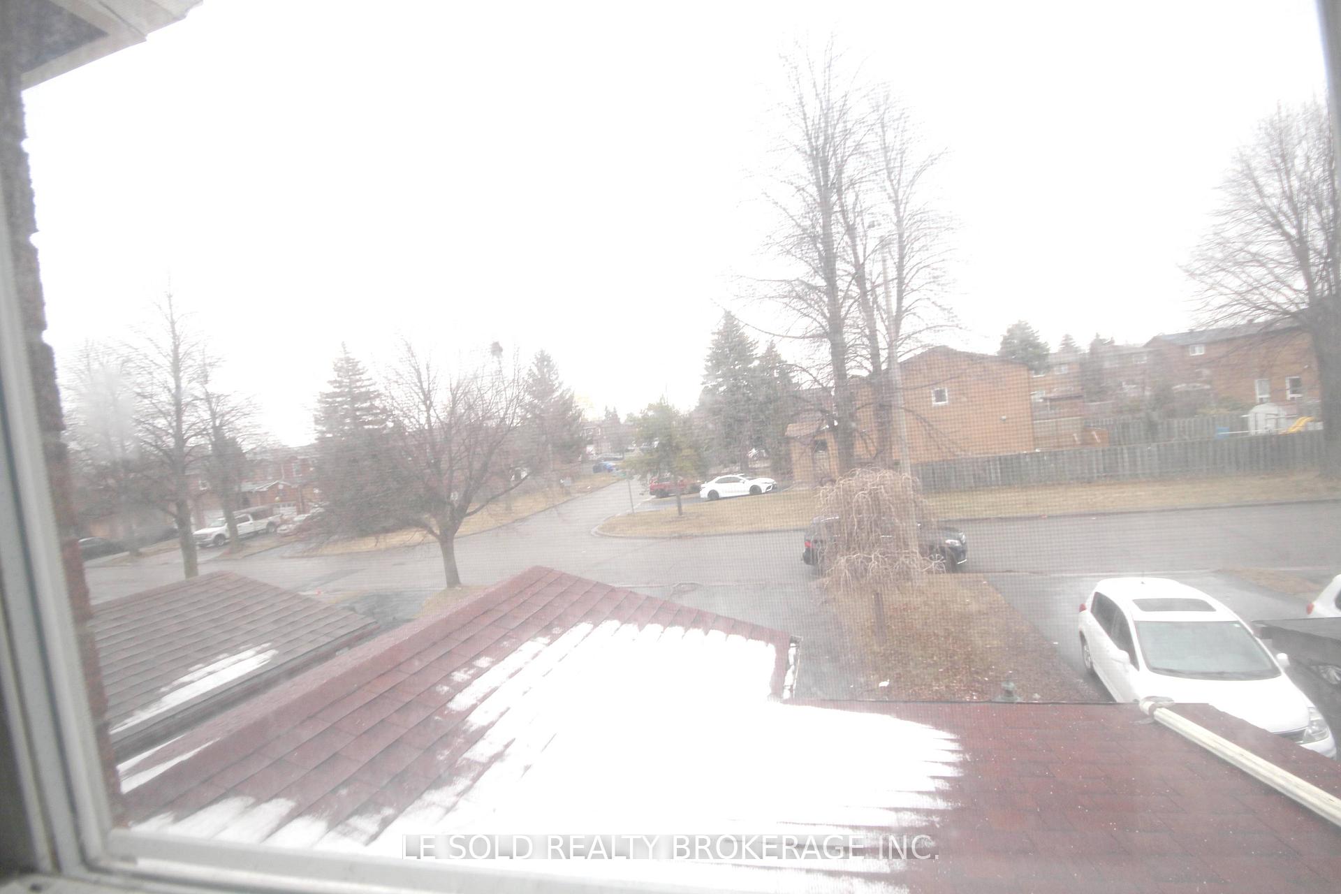 Photo 18 of Unit Upper, 25 Debden Road, Markham, Milliken Mills East — HOMEH