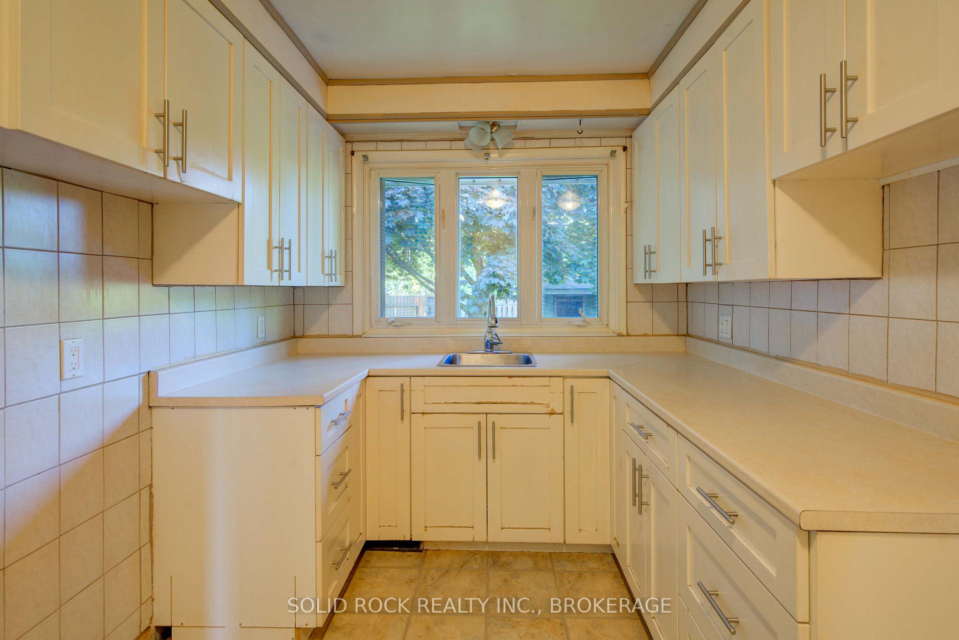 Photo 12 of 1209 Johnson Street, Kingston, Central City West — HOMEH