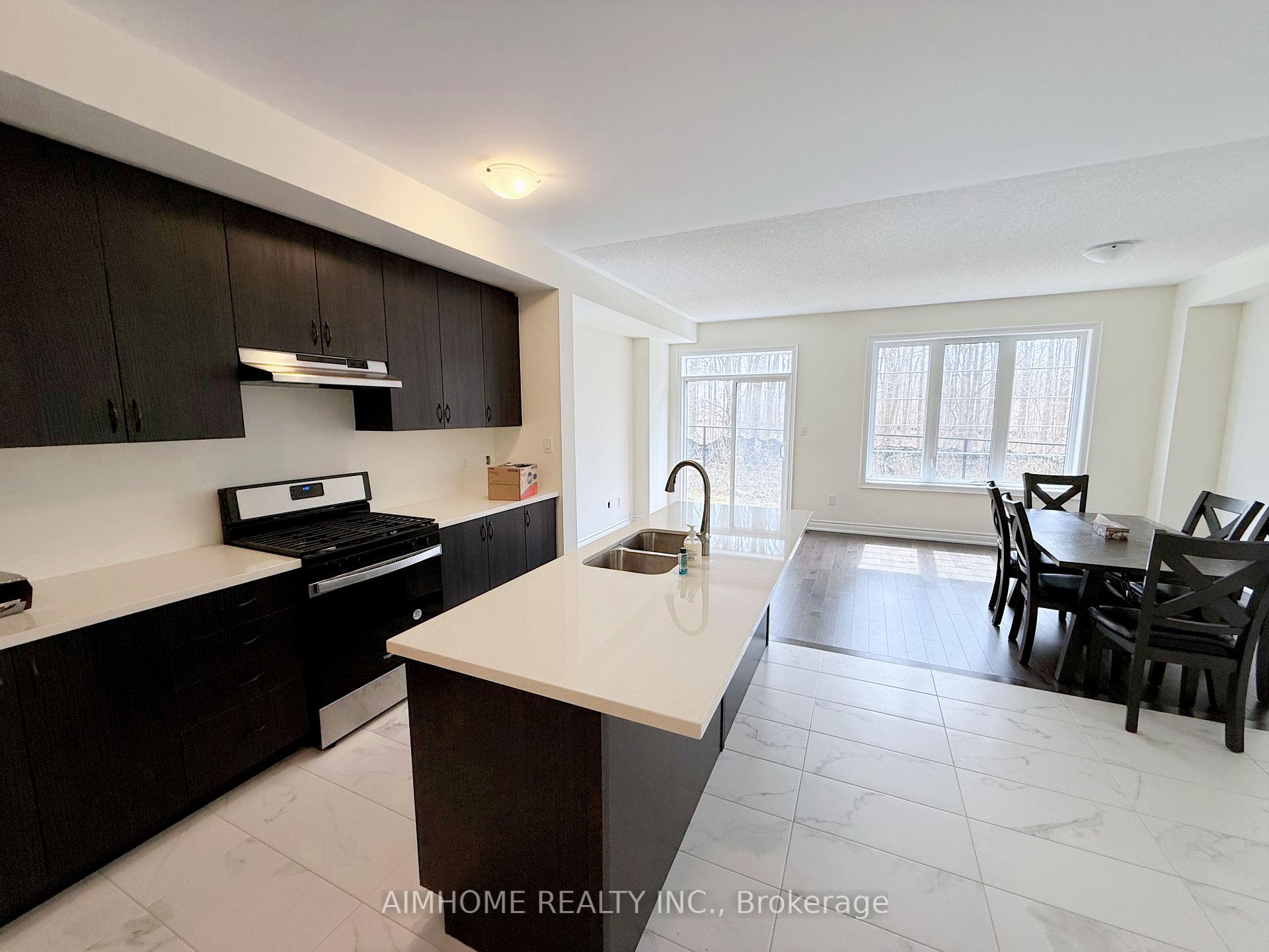 Photo 3 of 50 Liam Lane, Markham, Cedarwood — HOMEH