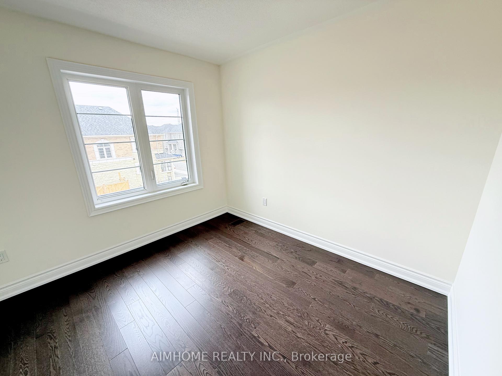 Photo 6 of 50 Liam Lane, Markham, Cedarwood — HOMEH