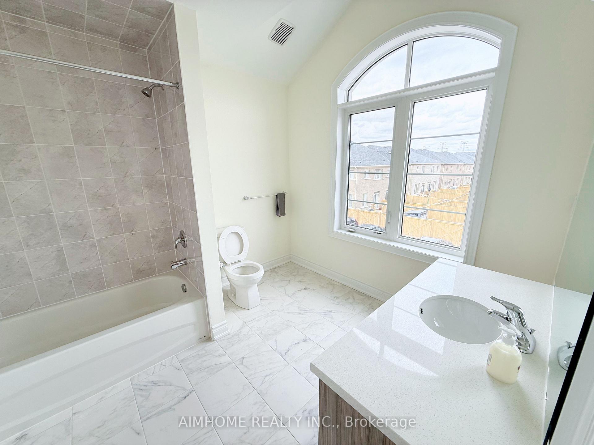 Photo 7 of 50 Liam Lane, Markham, Cedarwood — HOMEH