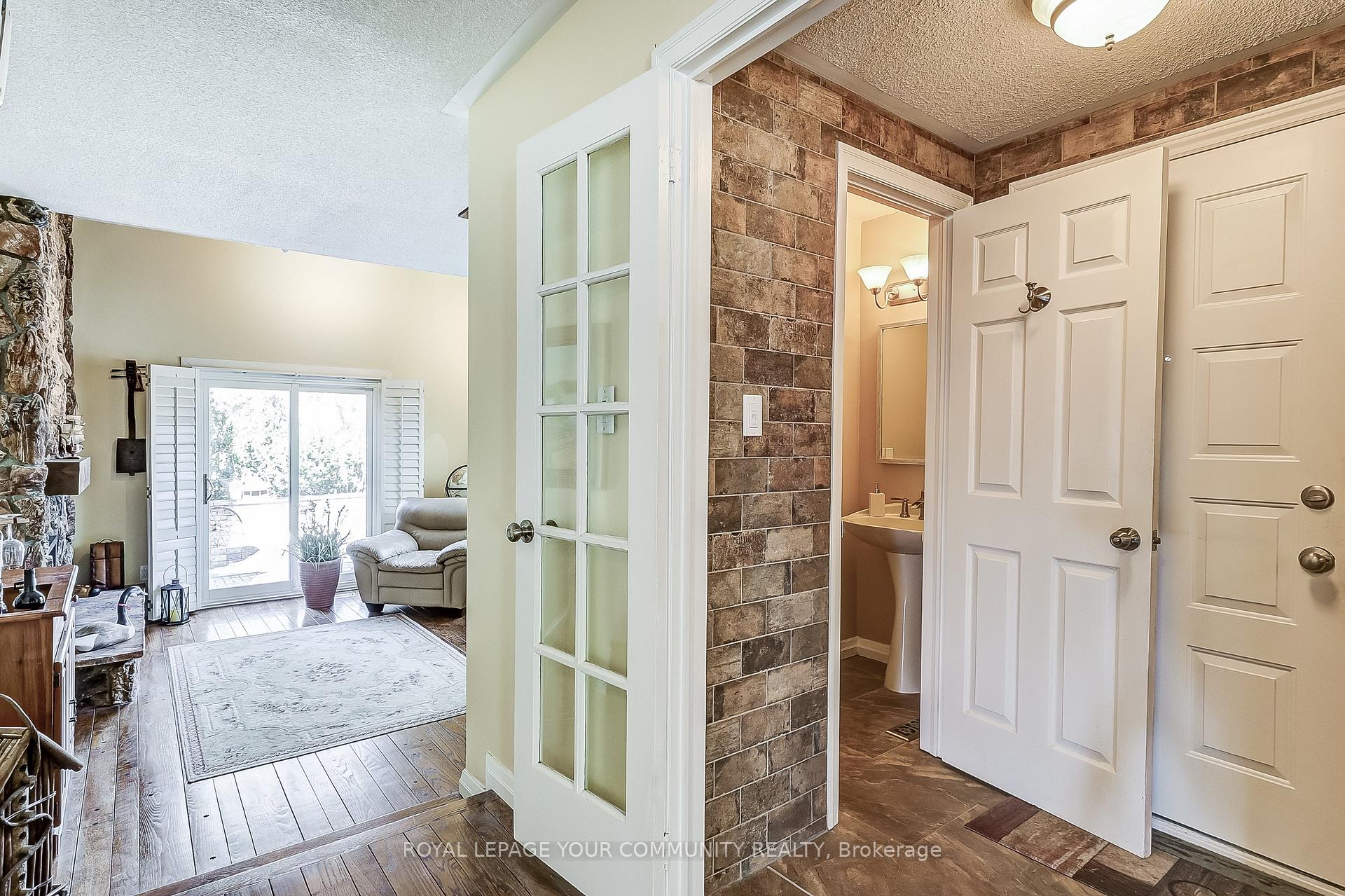 Photo 3 of 125 Reeve Drive, Markham, Markham Village — HOMEH