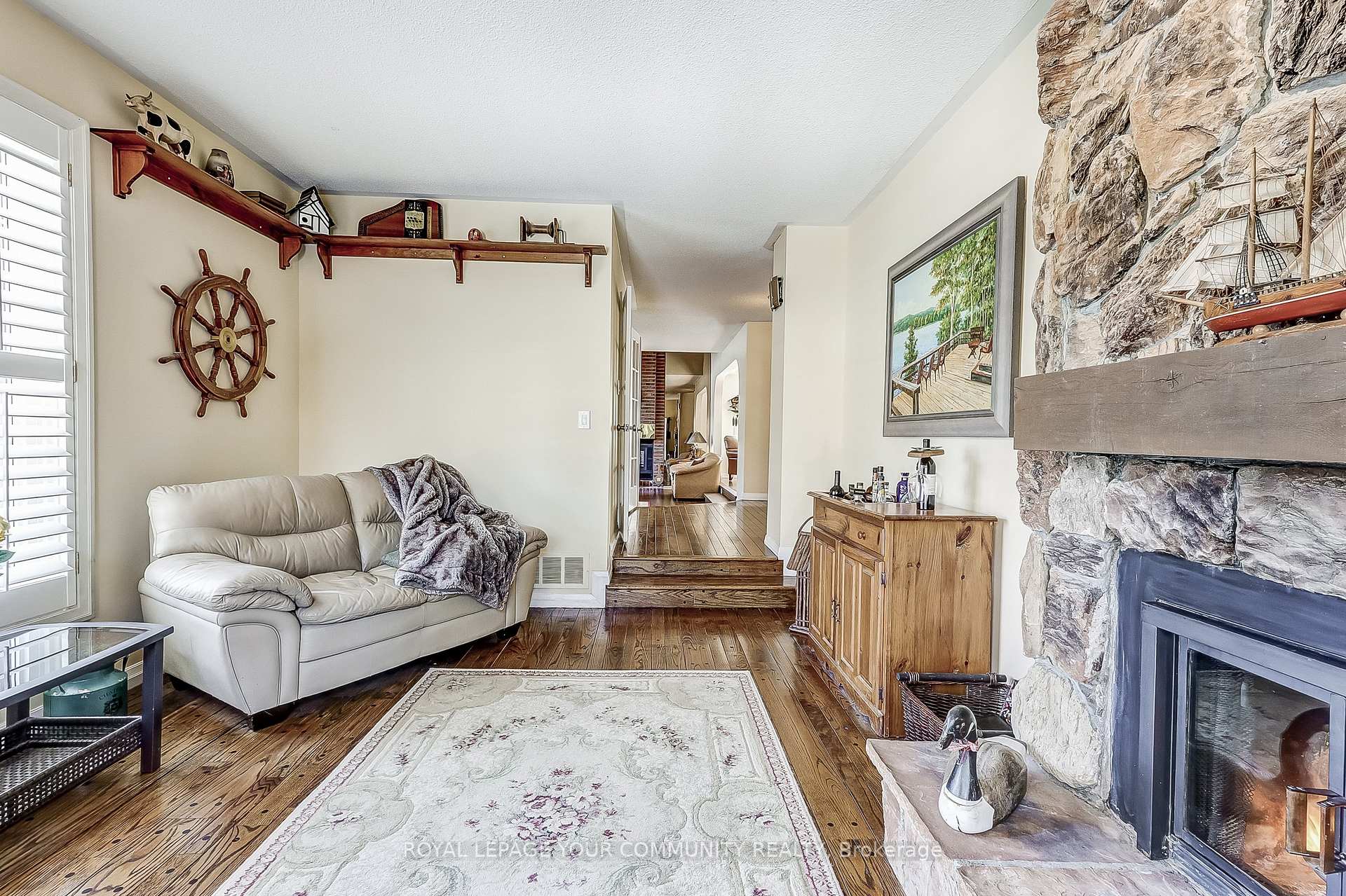 Photo 6 of 125 Reeve Drive, Markham, Markham Village — HOMEH