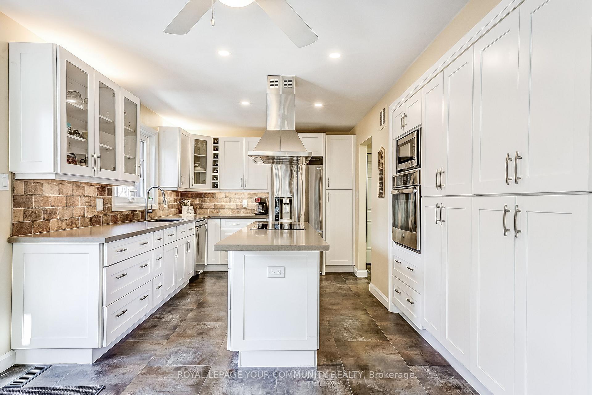 Photo 12 of 125 Reeve Drive, Markham, Markham Village — HOMEH