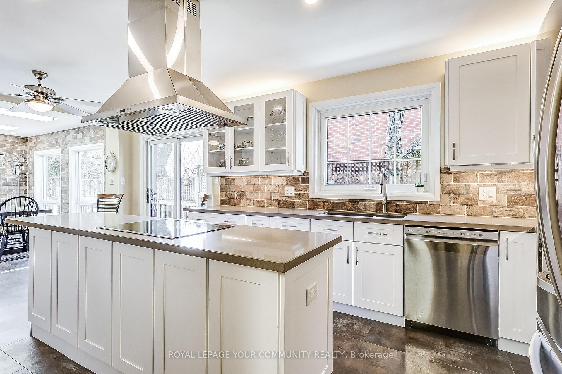 Photo 13 of 125 Reeve Drive, Markham, Markham Village — HOMEH
