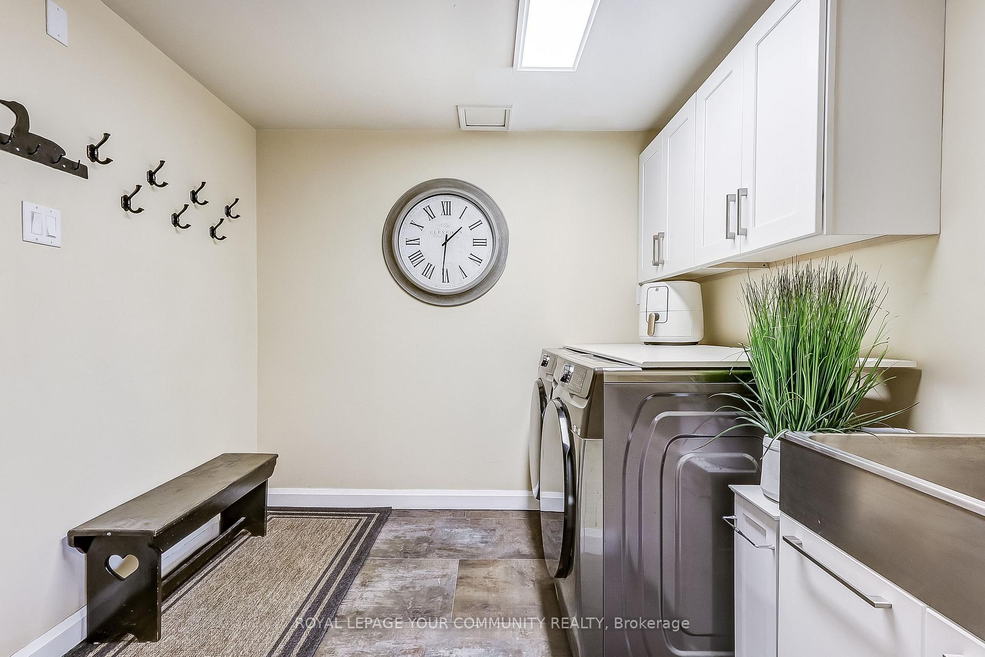 Photo 16 of 125 Reeve Drive, Markham, Markham Village — HOMEH