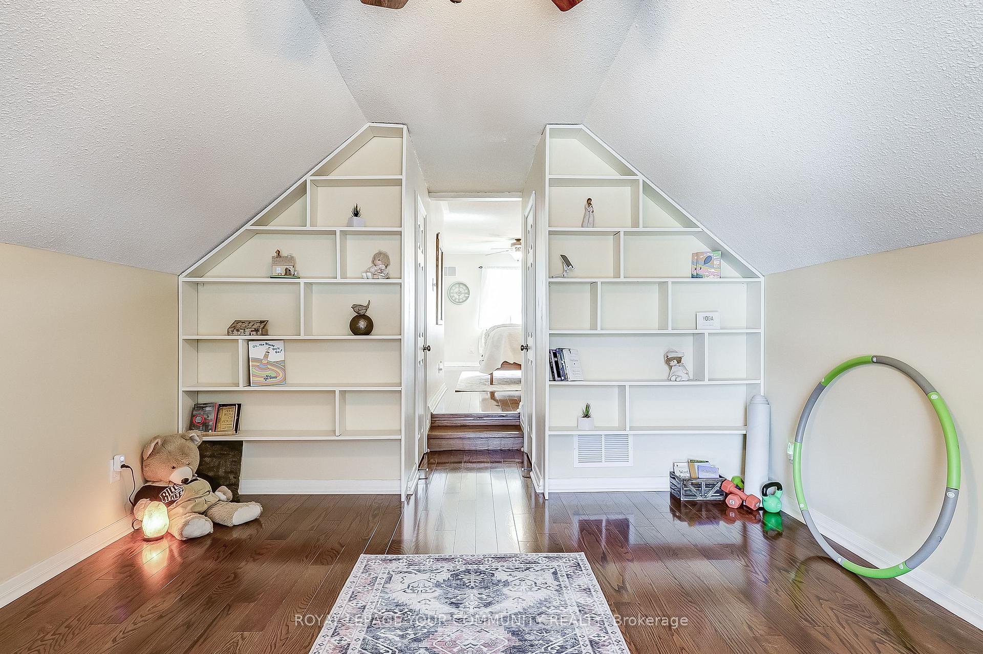 Photo 20 of 125 Reeve Drive, Markham, Markham Village — HOMEH