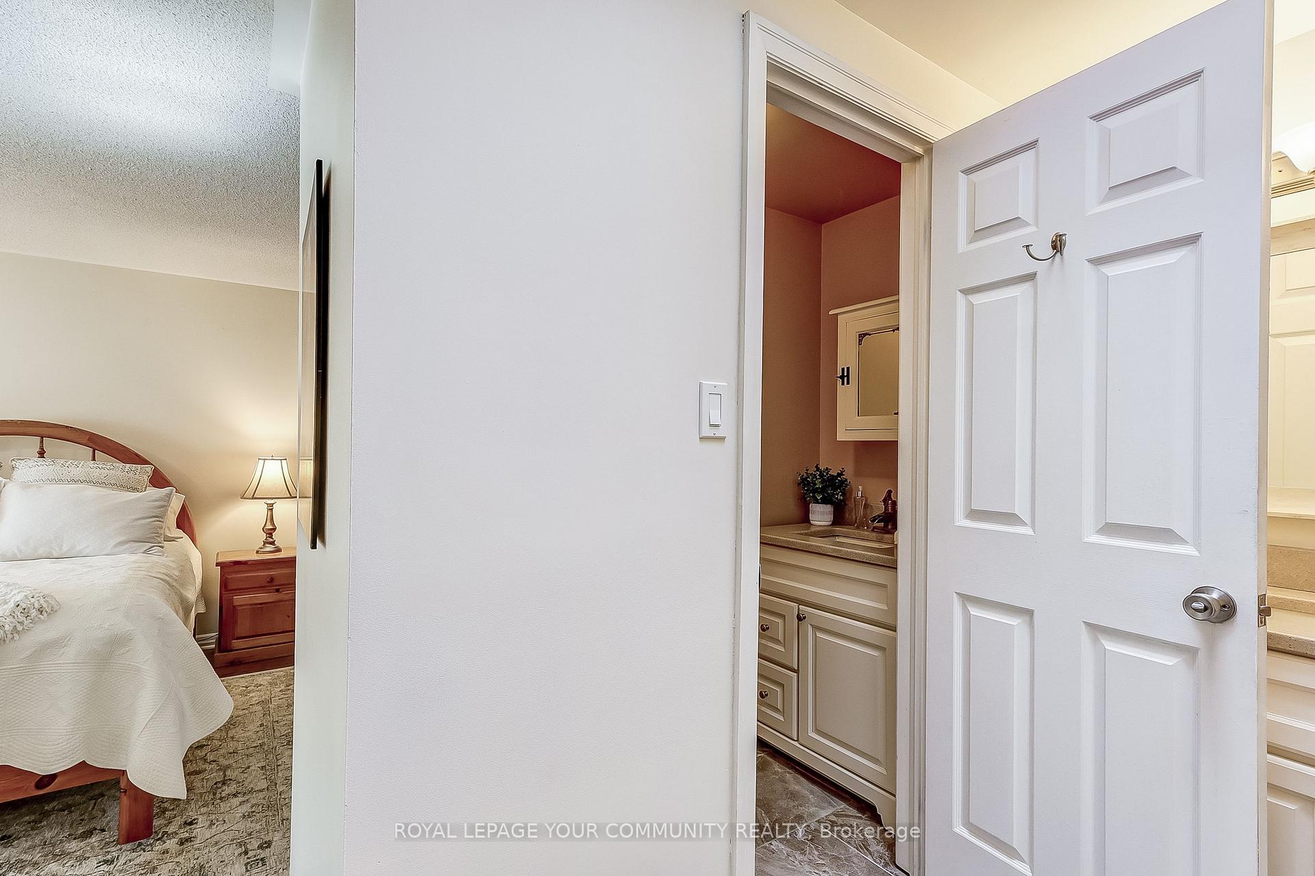 Photo 22 of 125 Reeve Drive, Markham, Markham Village — HOMEH