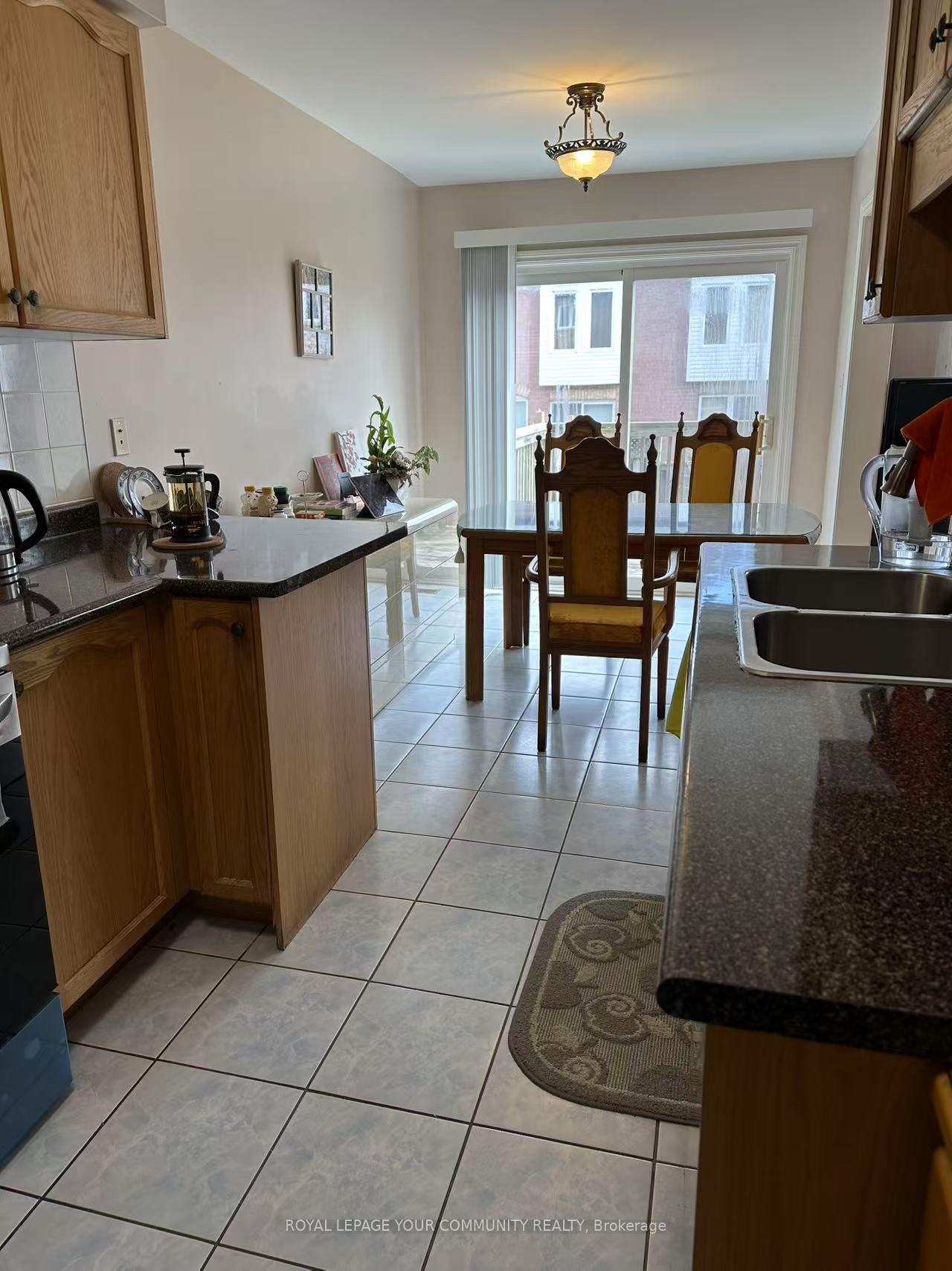 Photo 5 of 37 Elmrill Road, Markham, Berczy — HOMEH