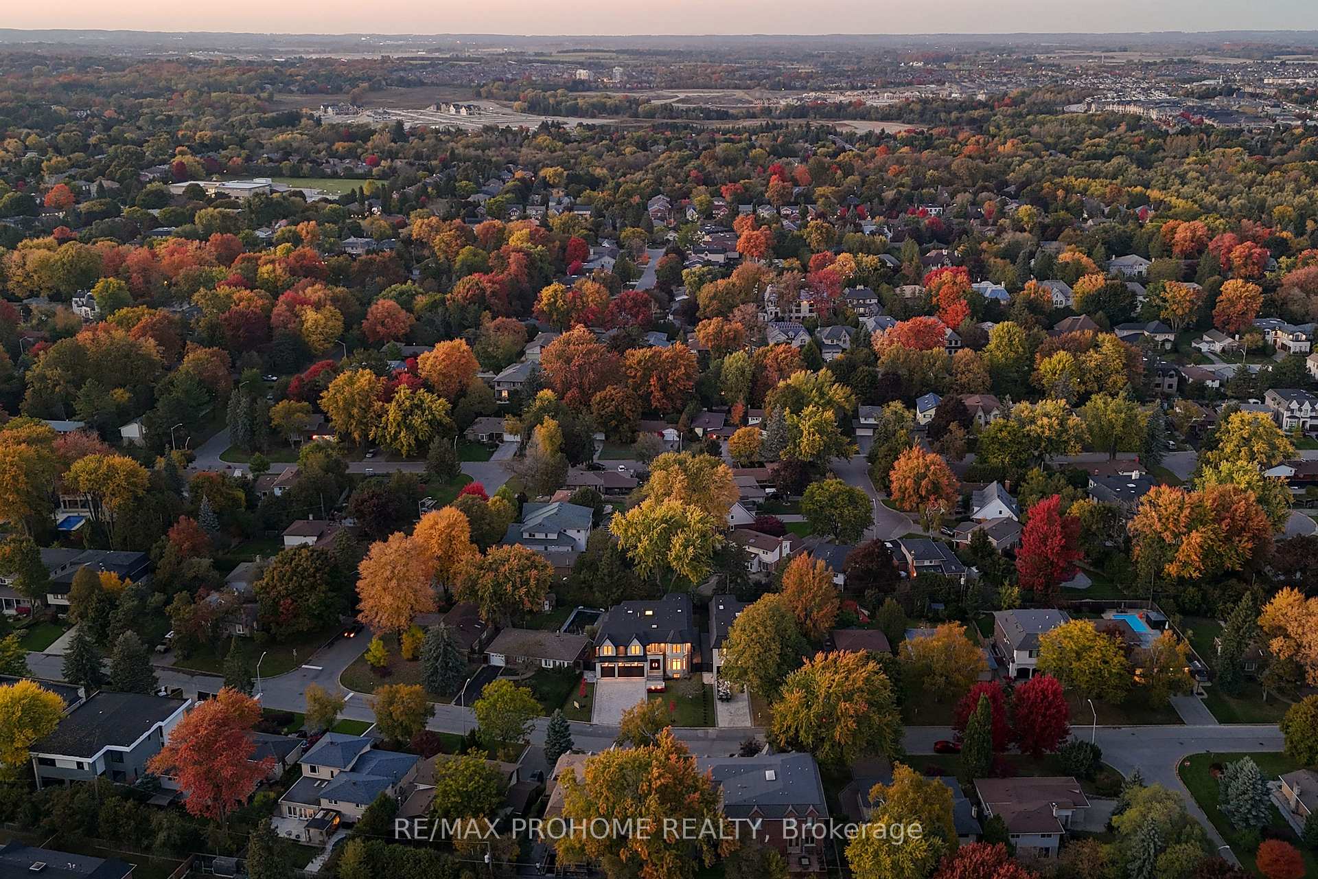 Photo 4 of 164 Krieghoff Avenue, Markham, Unionville — HOMEH