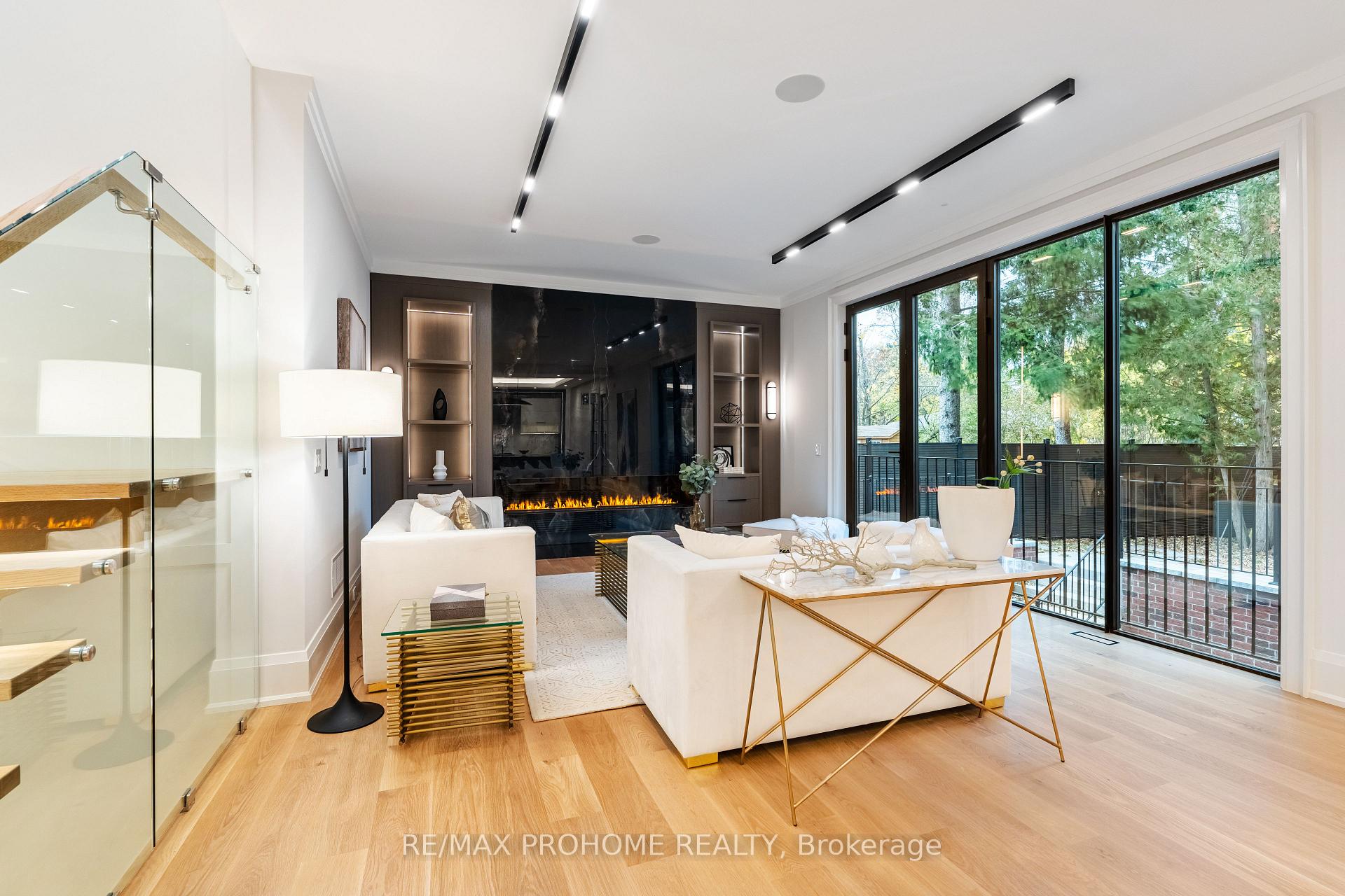 Photo 9 of 164 Krieghoff Avenue, Markham, Unionville — HOMEH