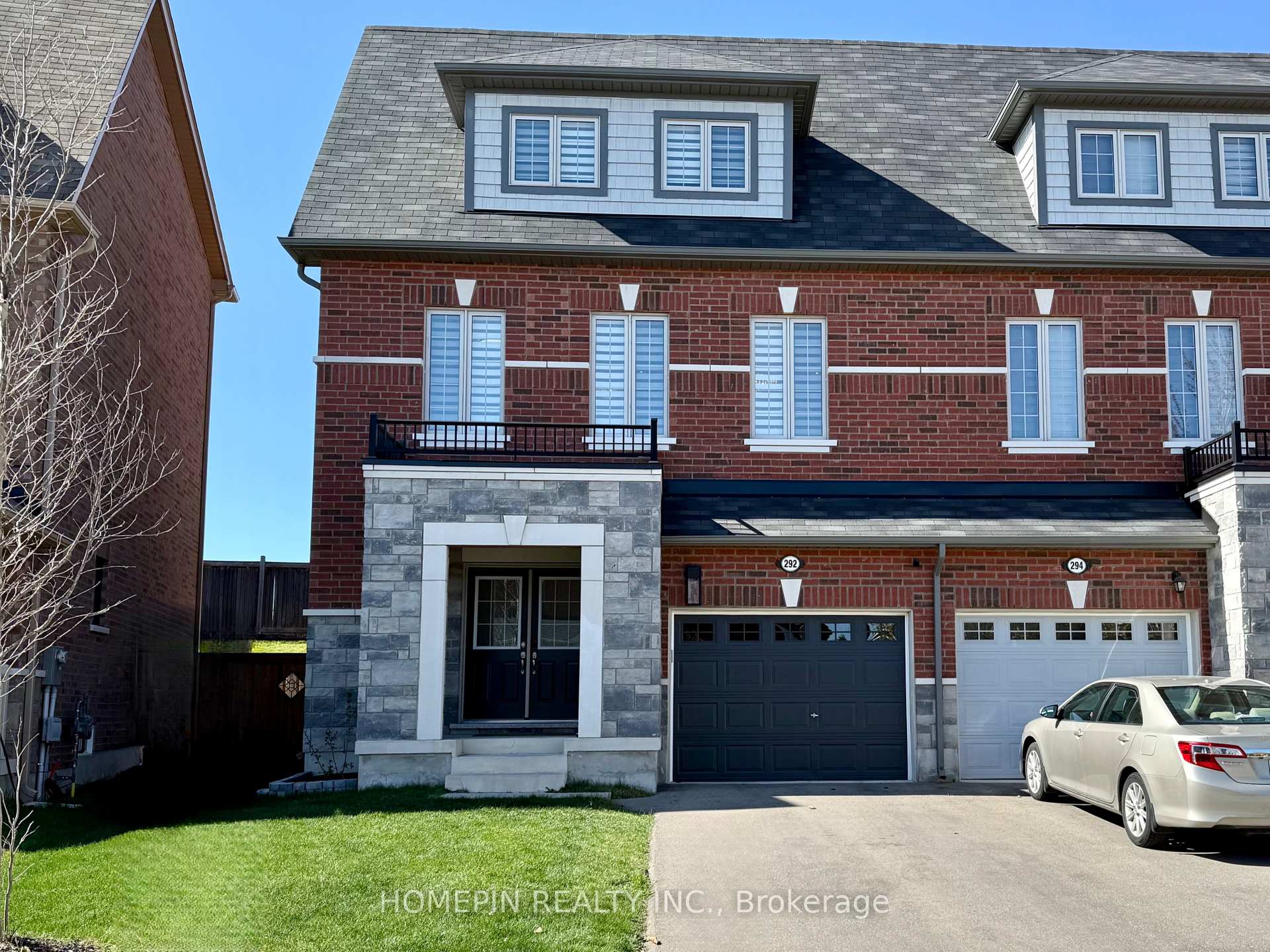 Front of 292 Fasken Court
