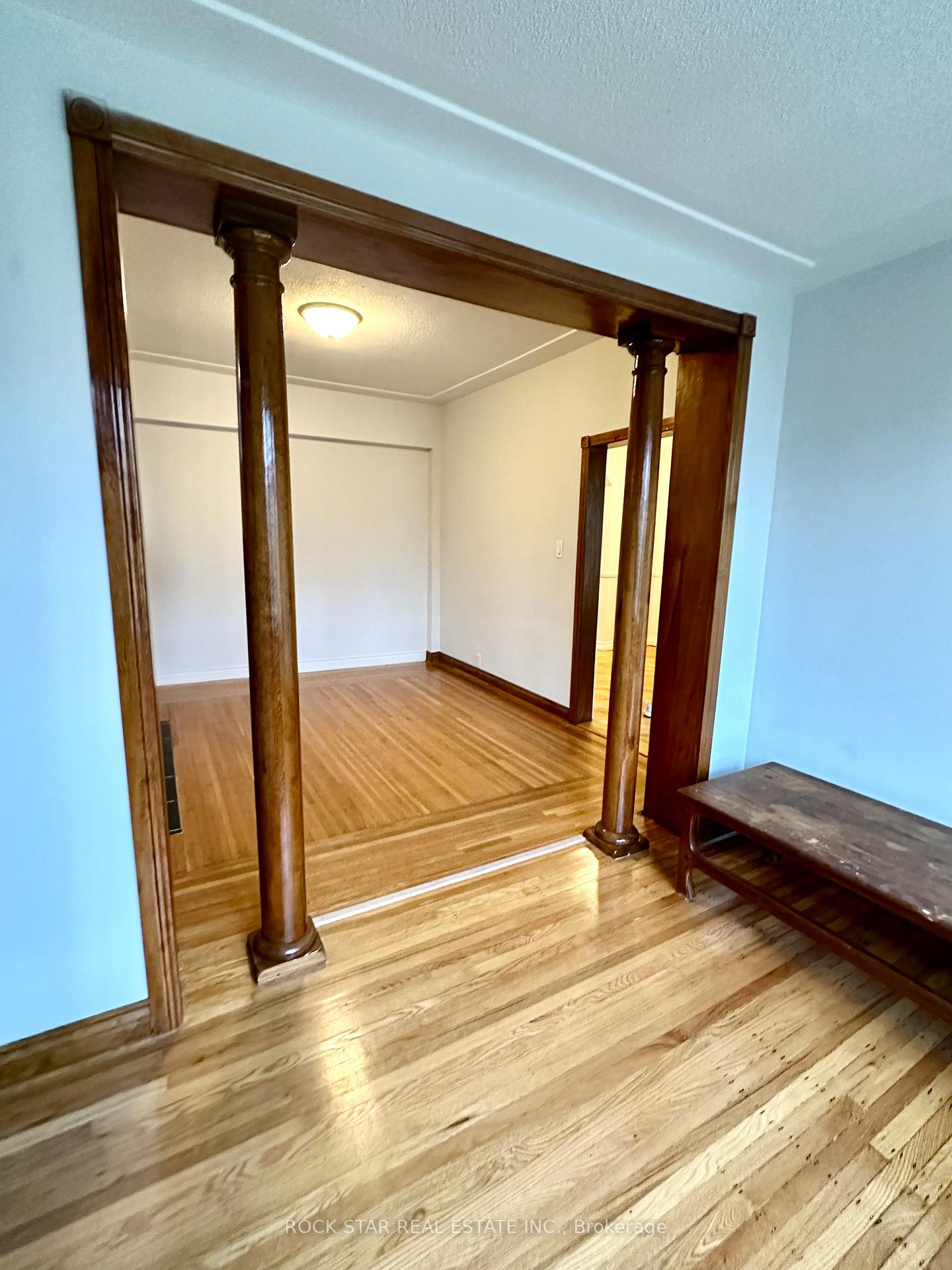 Photo 8 of 1-220 Maplewood Avenue, Hamilton, Blakeley — HOMEH