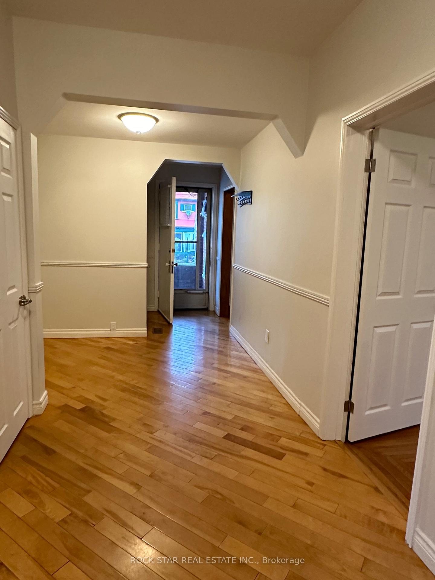 Photo 9 of 1-220 Maplewood Avenue, Hamilton, Blakeley — HOMEH