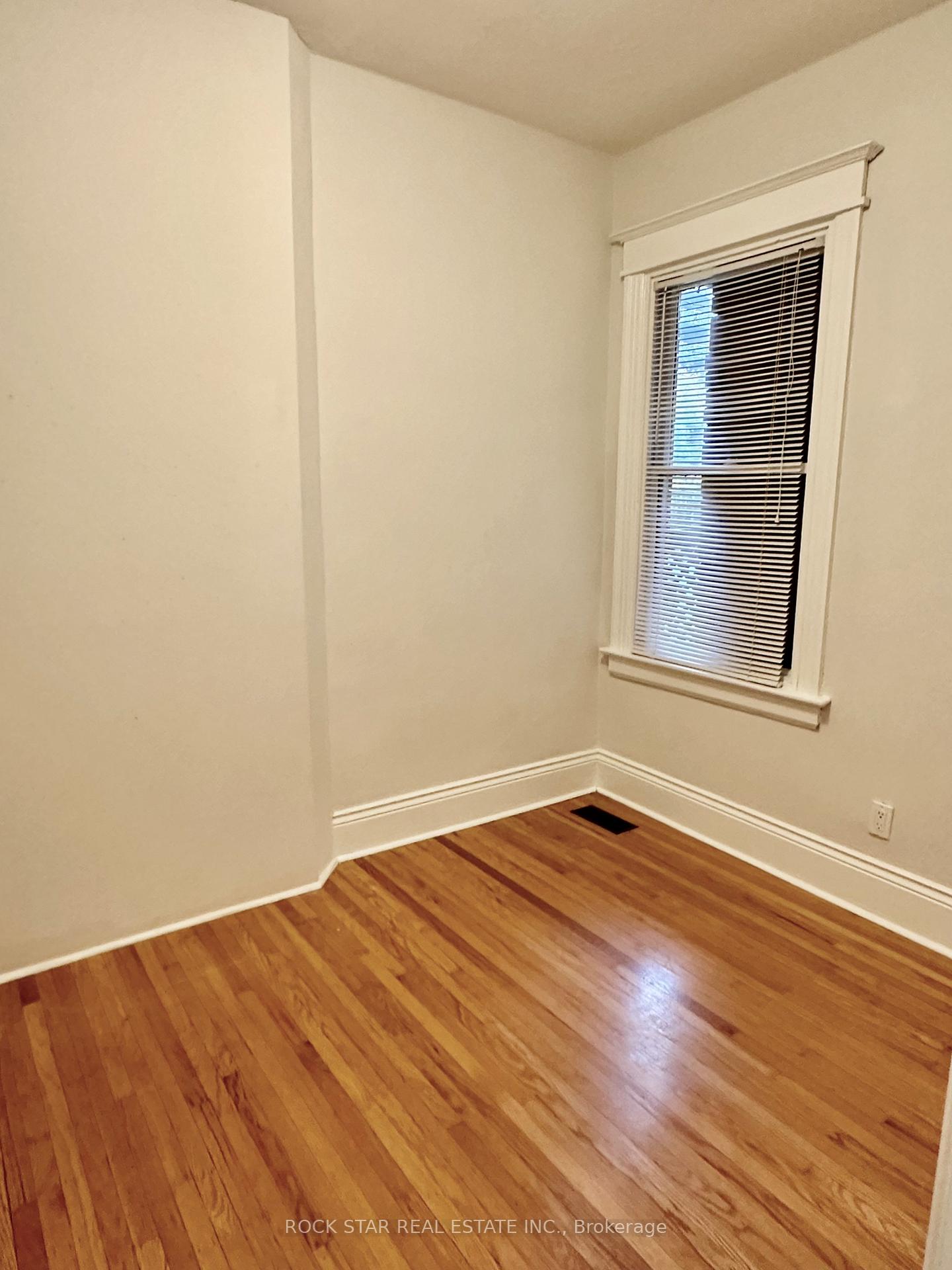 Photo 14 of 1-220 Maplewood Avenue, Hamilton, Blakeley — HOMEH