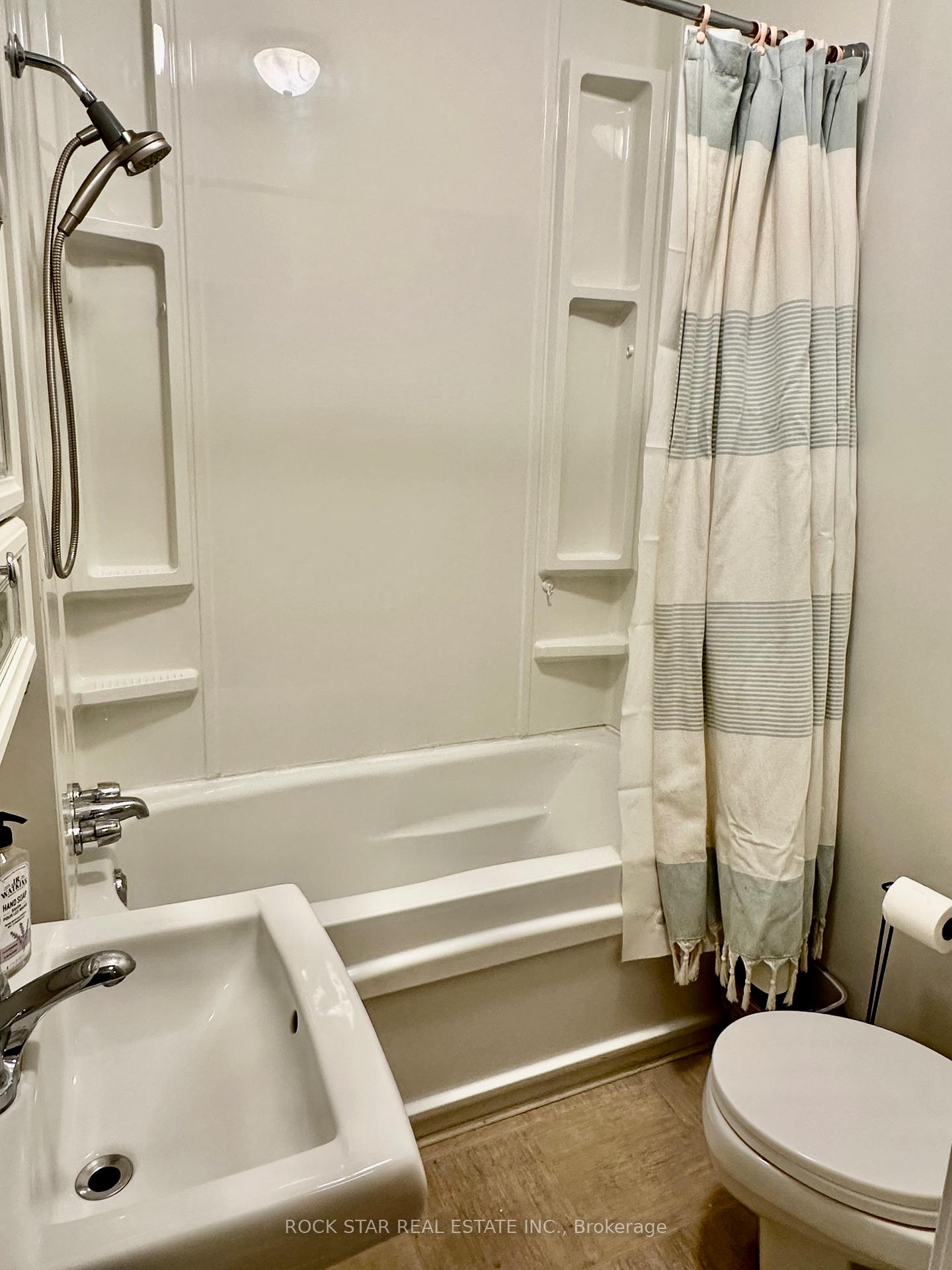 Photo 16 of 1-220 Maplewood Avenue, Hamilton, Blakeley — HOMEH