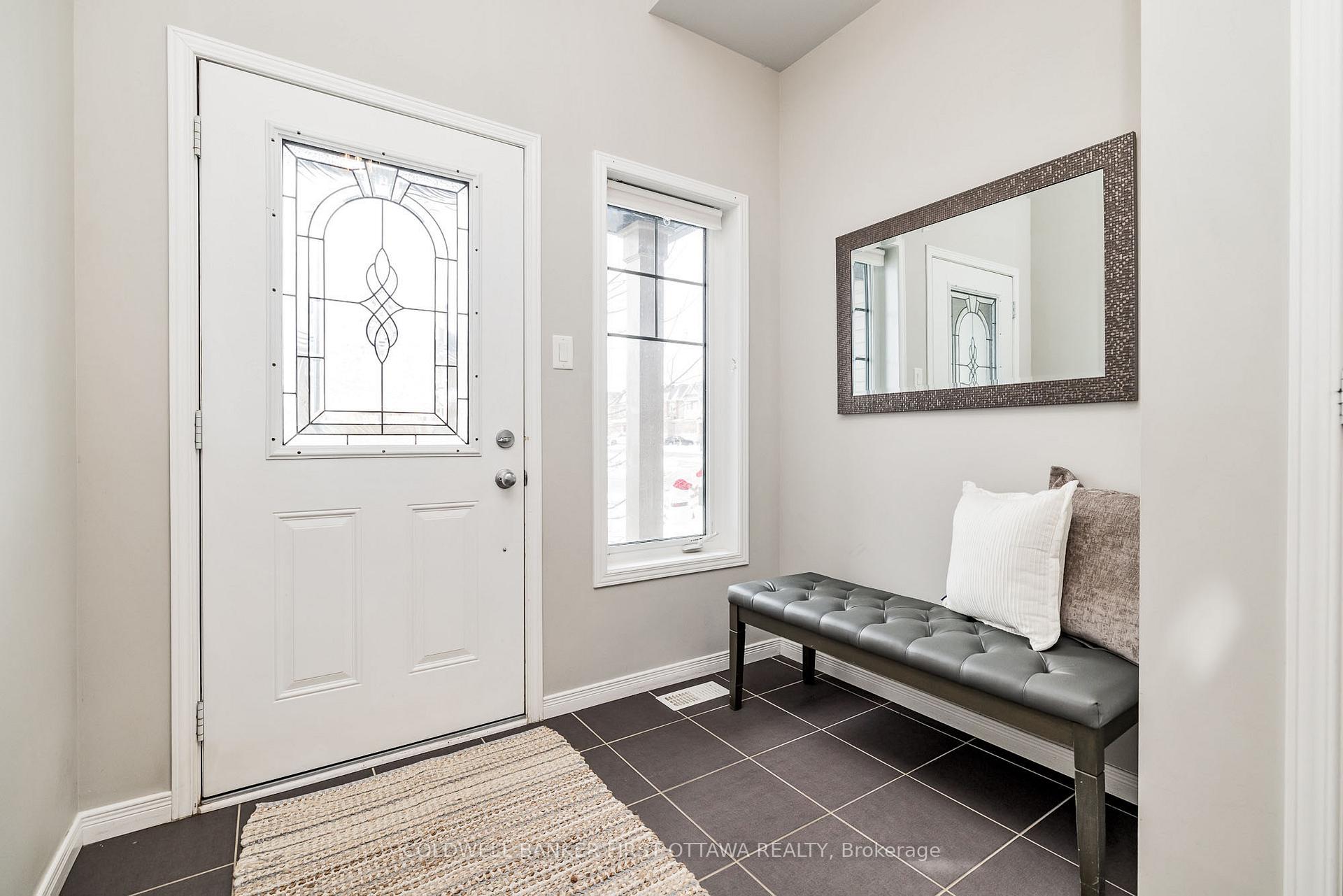 Photo 3 of 521 Rouncey Road, Ottawa, Kanata - Emerald Meadows/Trailwest — HOMEH