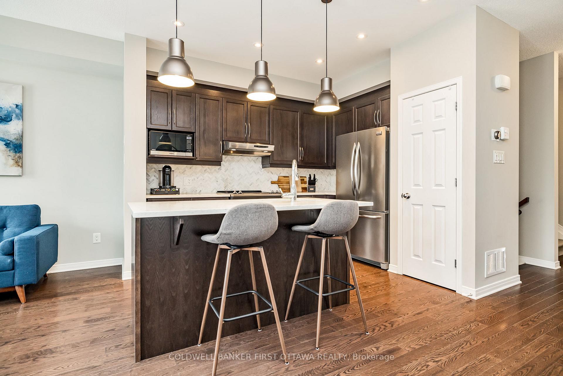 Photo 7 of 521 Rouncey Road, Ottawa, Kanata - Emerald Meadows/Trailwest — HOMEH