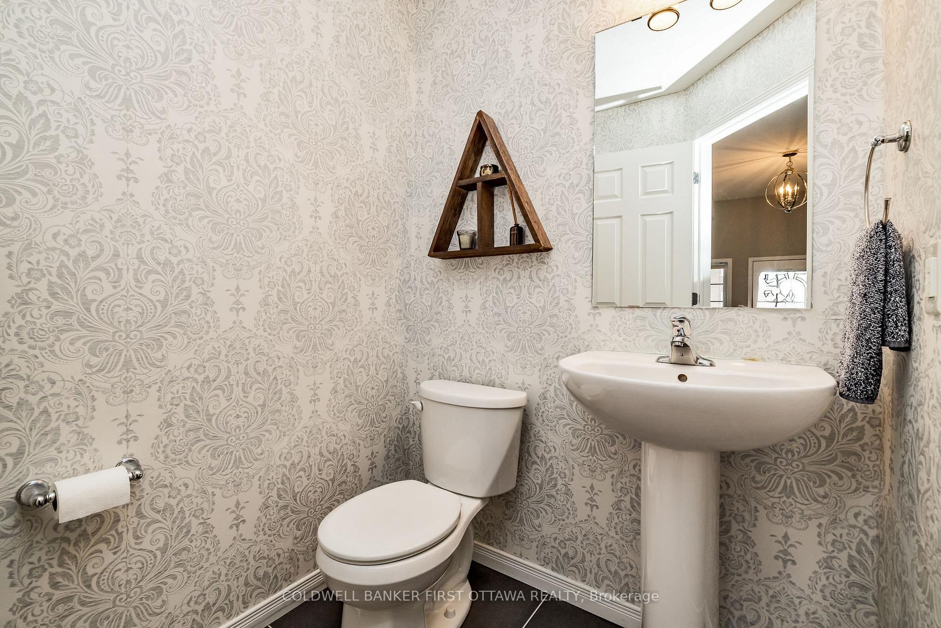 Photo 13 of 521 Rouncey Road, Ottawa, Kanata - Emerald Meadows/Trailwest — HOMEH