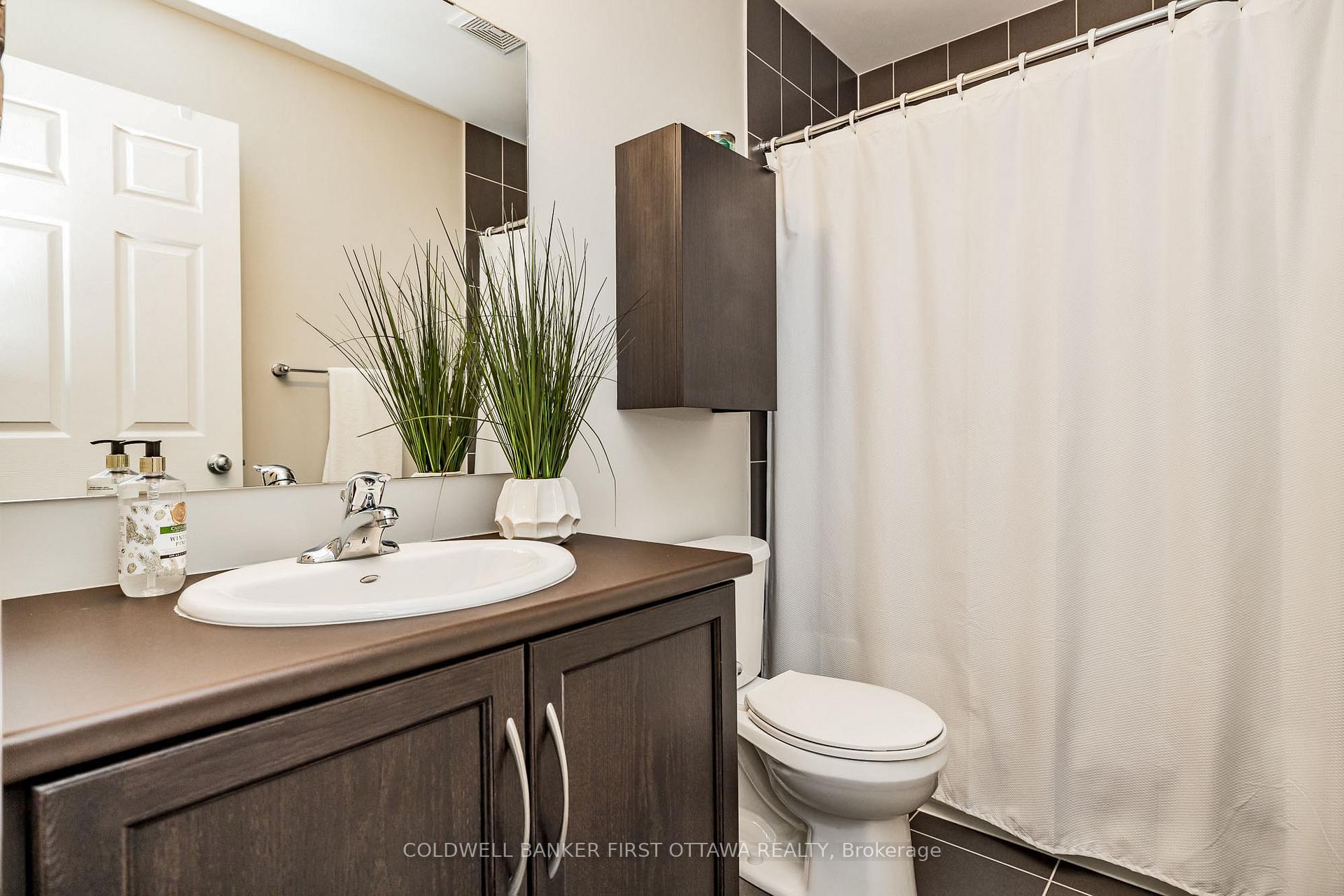 Photo 21 of 521 Rouncey Road, Ottawa, Kanata - Emerald Meadows/Trailwest — HOMEH