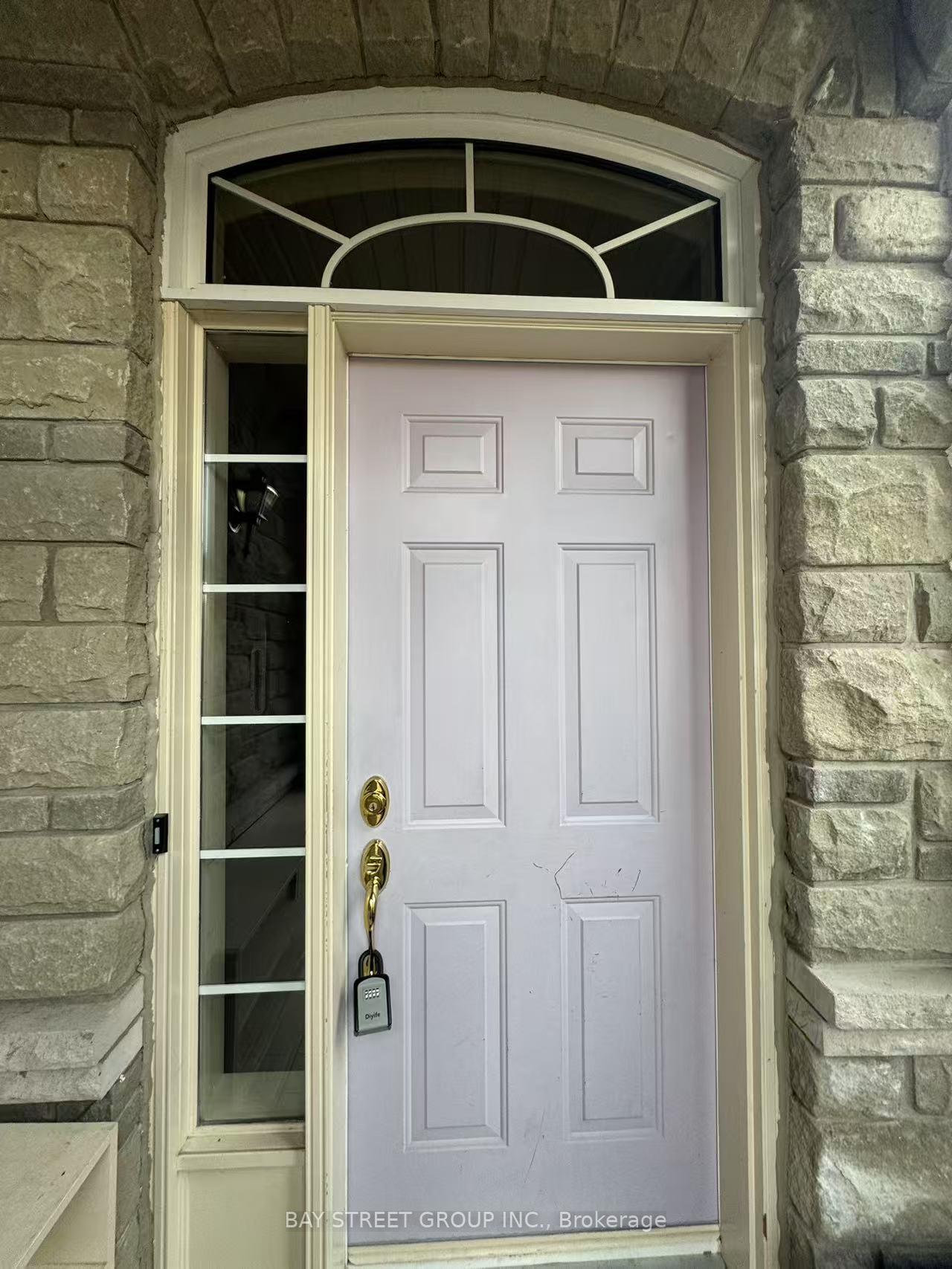 Photo 2 of 35 Beechgrove Crescent, Markham, Milliken Mills West — HOMEH